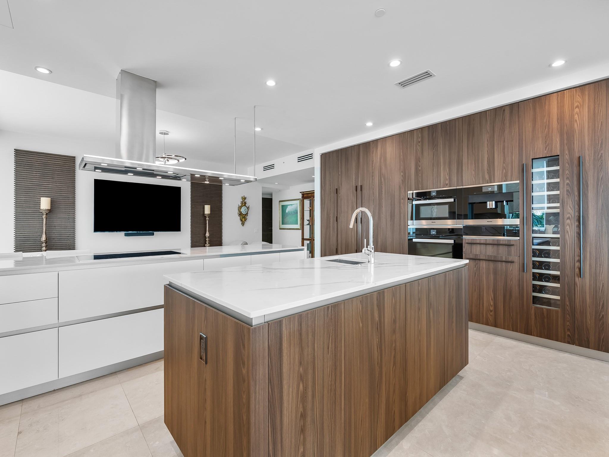 353 SUNSET - Residential