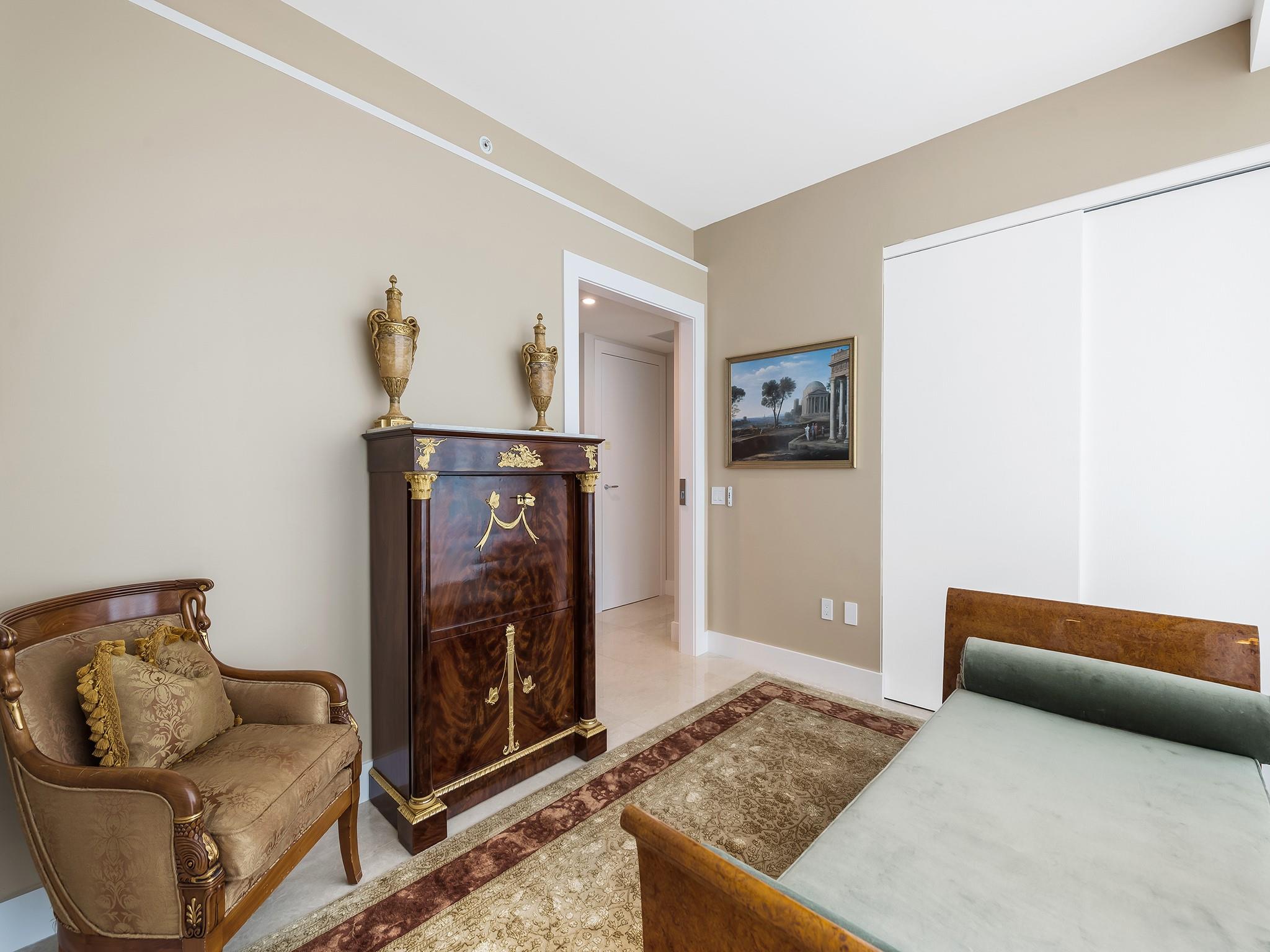 353 SUNSET - Residential