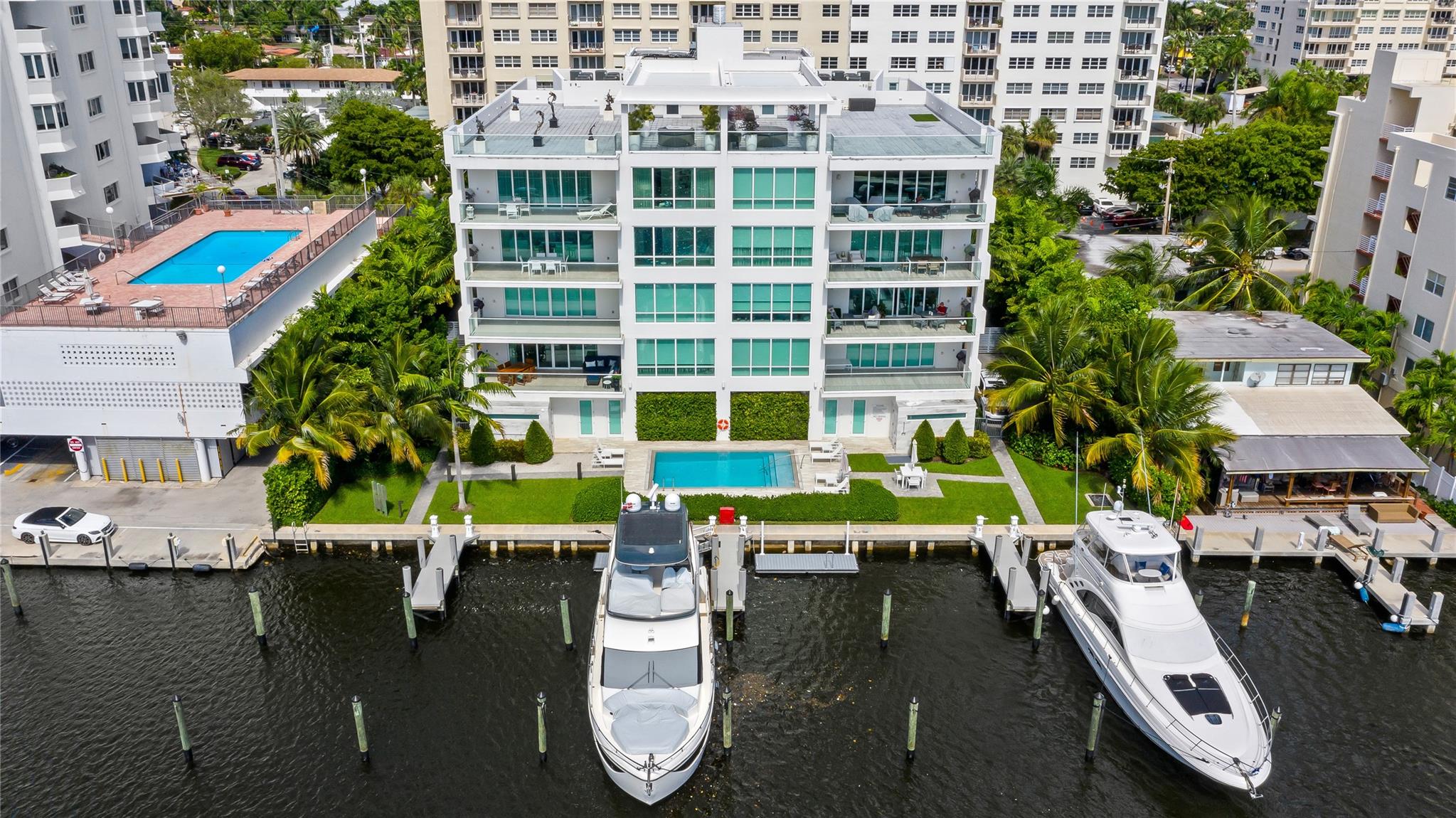 353 Sunset Dr 401