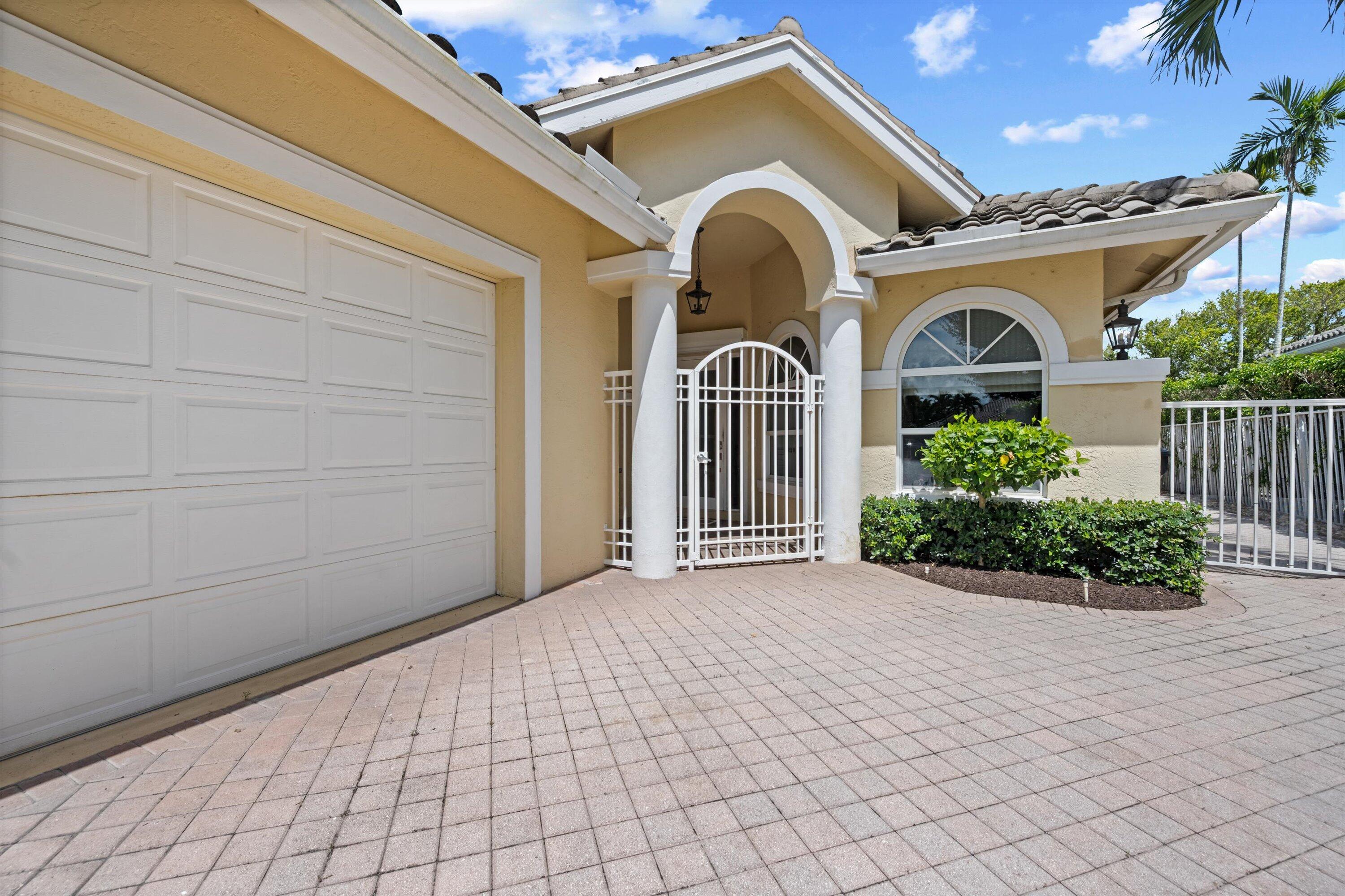 EQUESTRIAN CLUB ESTATES 3 - Residential Lease