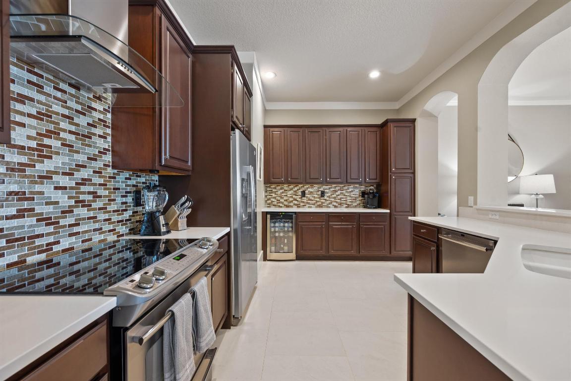 EQUESTRIAN CLUB ESTATES 3 - Residential Lease