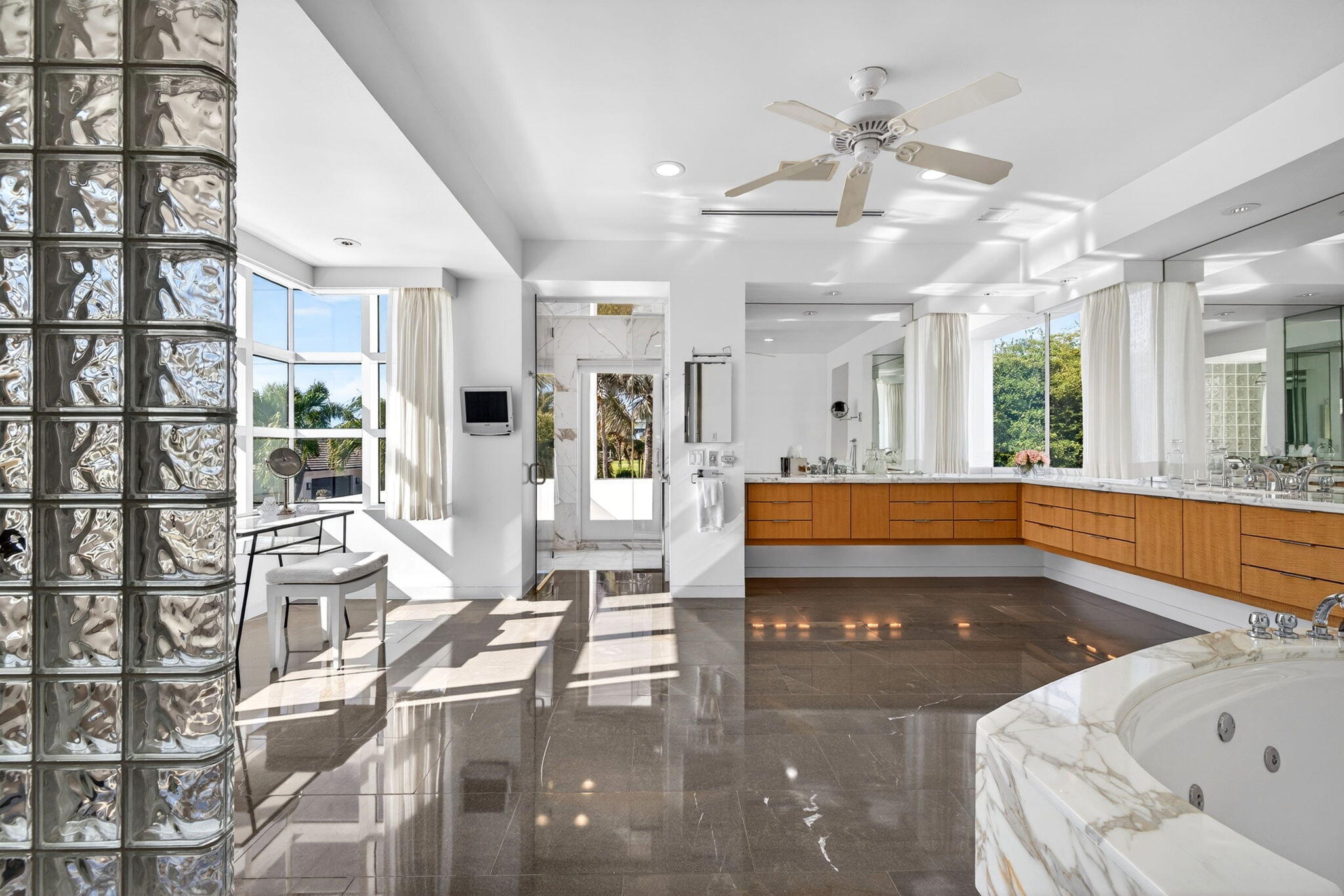 SAILFISH POINT - Residential