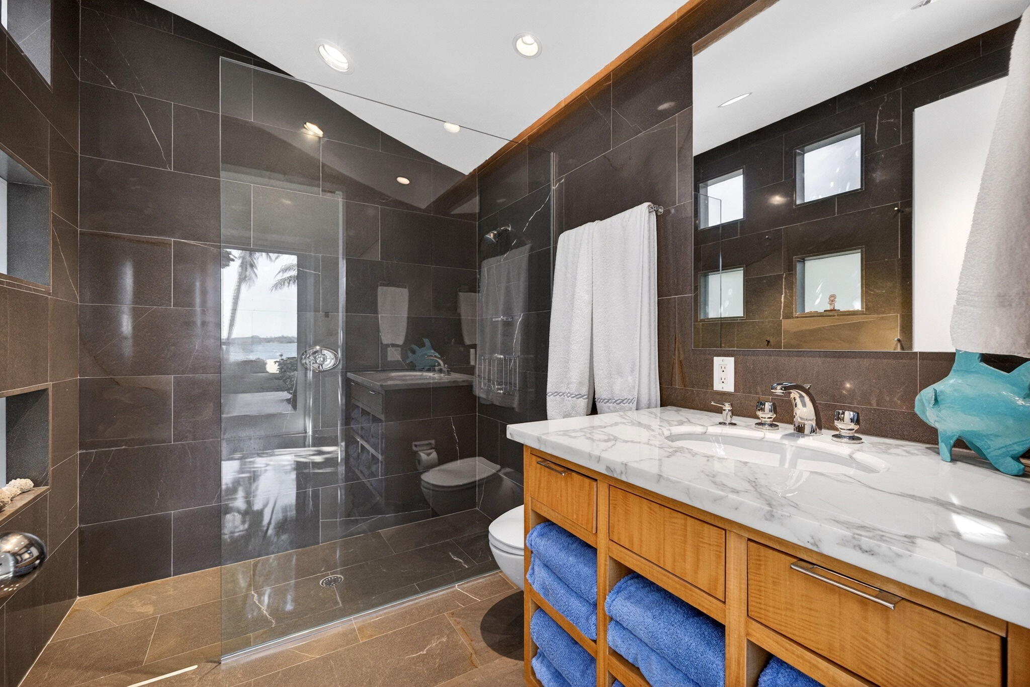 SAILFISH POINT - Residential