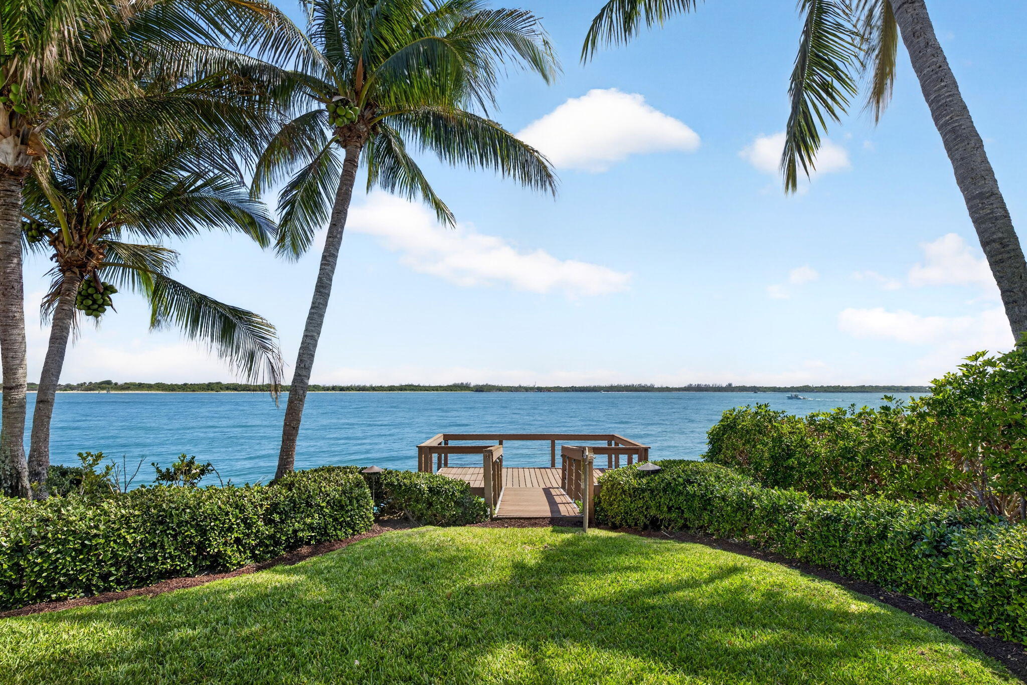 SAILFISH POINT - Residential