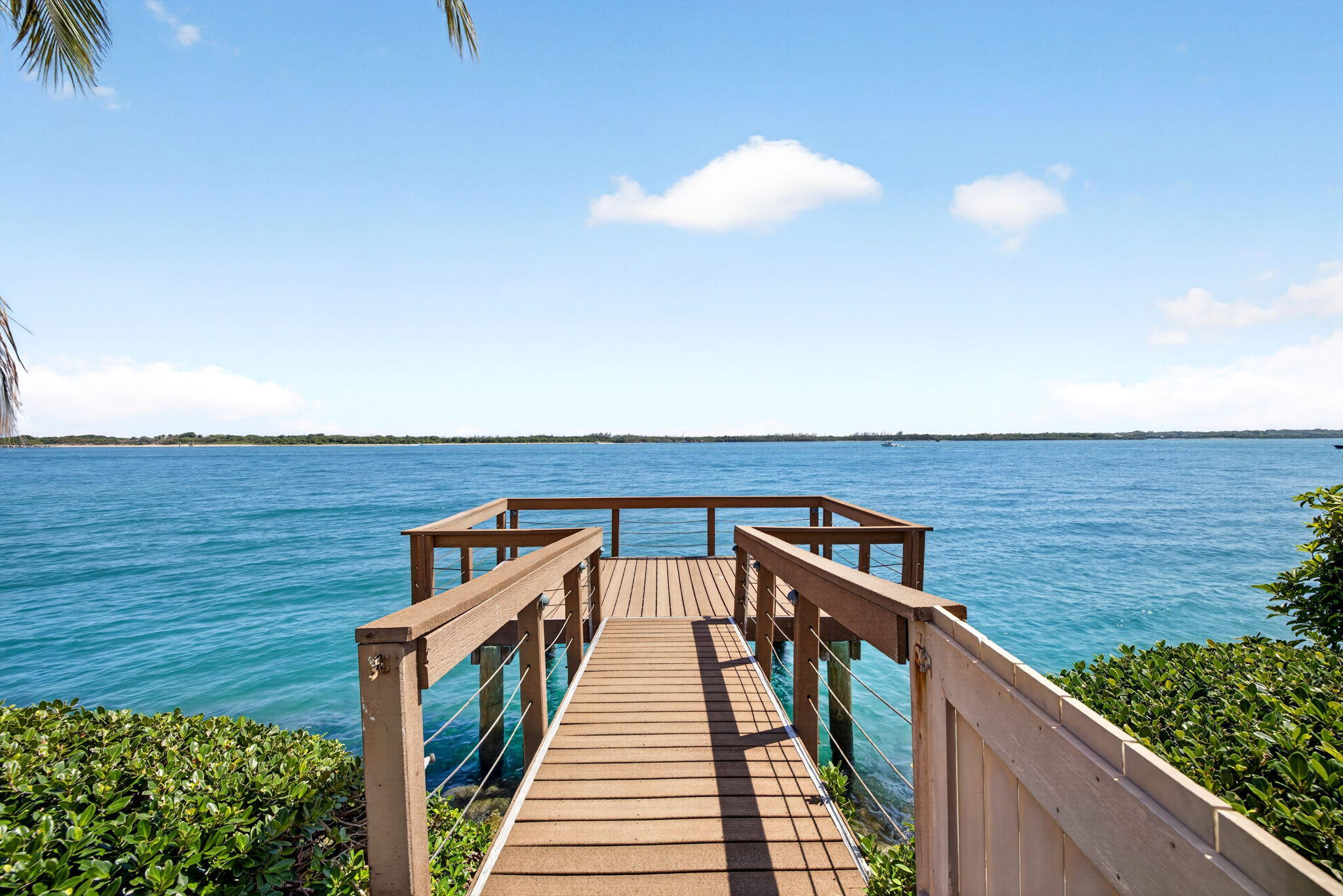 SAILFISH POINT - Residential