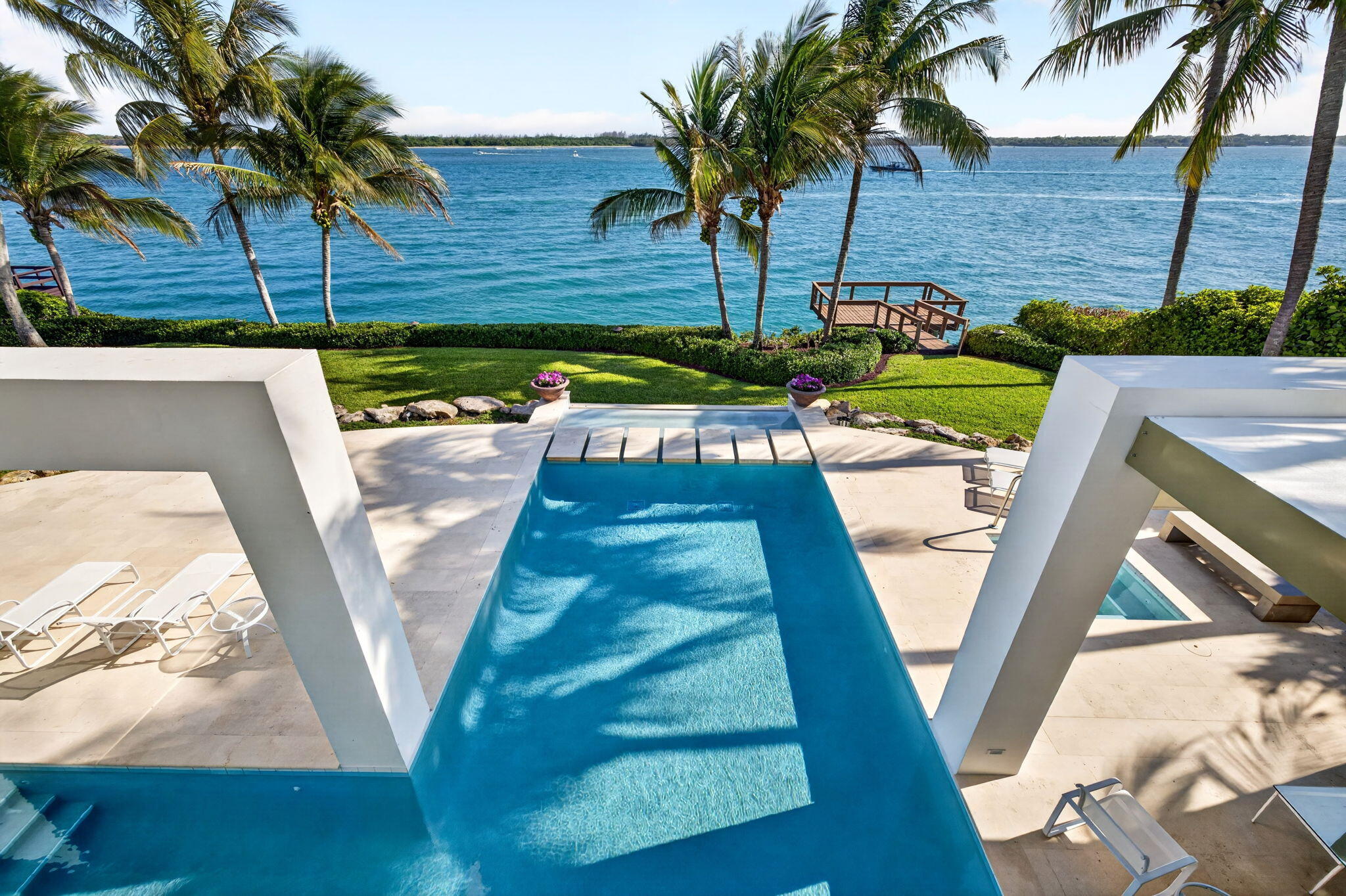 SAILFISH POINT - Residential