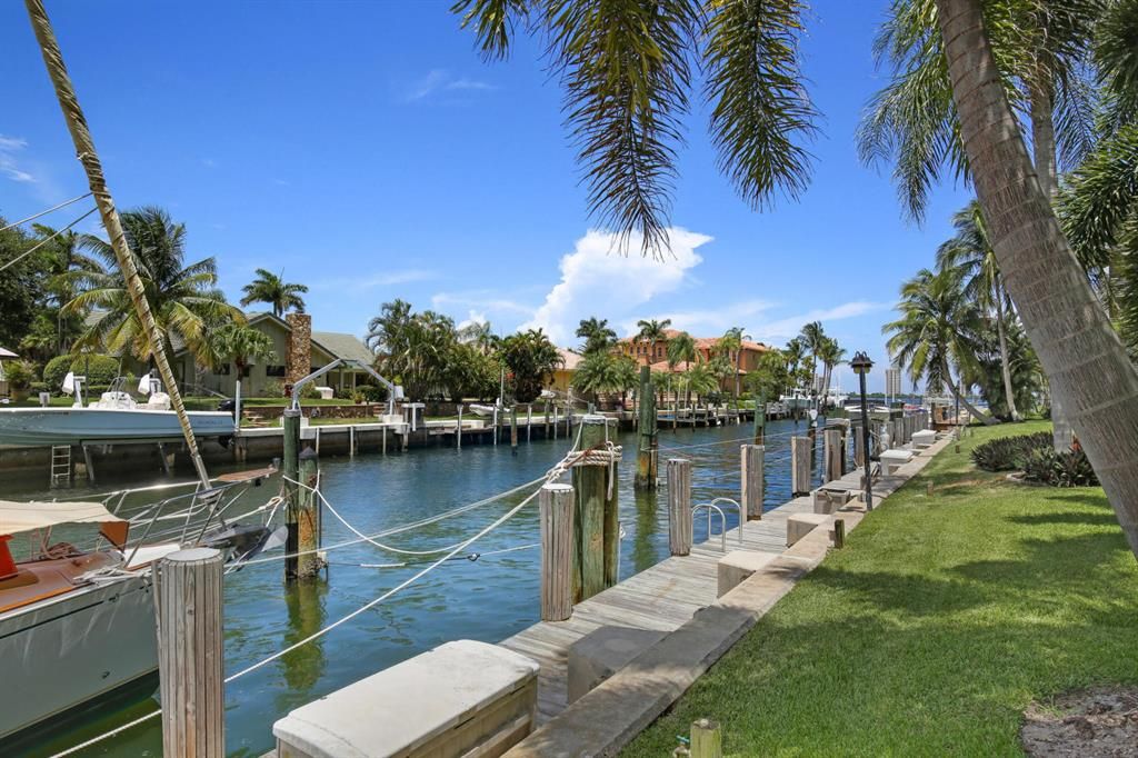 Photo of 105 Paradise Harbour Boulevard #511, North Palm Beach, FL 33408 (MLS # R10852072)
