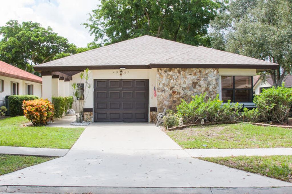 Photo of 4907 Boxwood Circle, Boynton Beach, FL 33436 (MLS # R11160711)