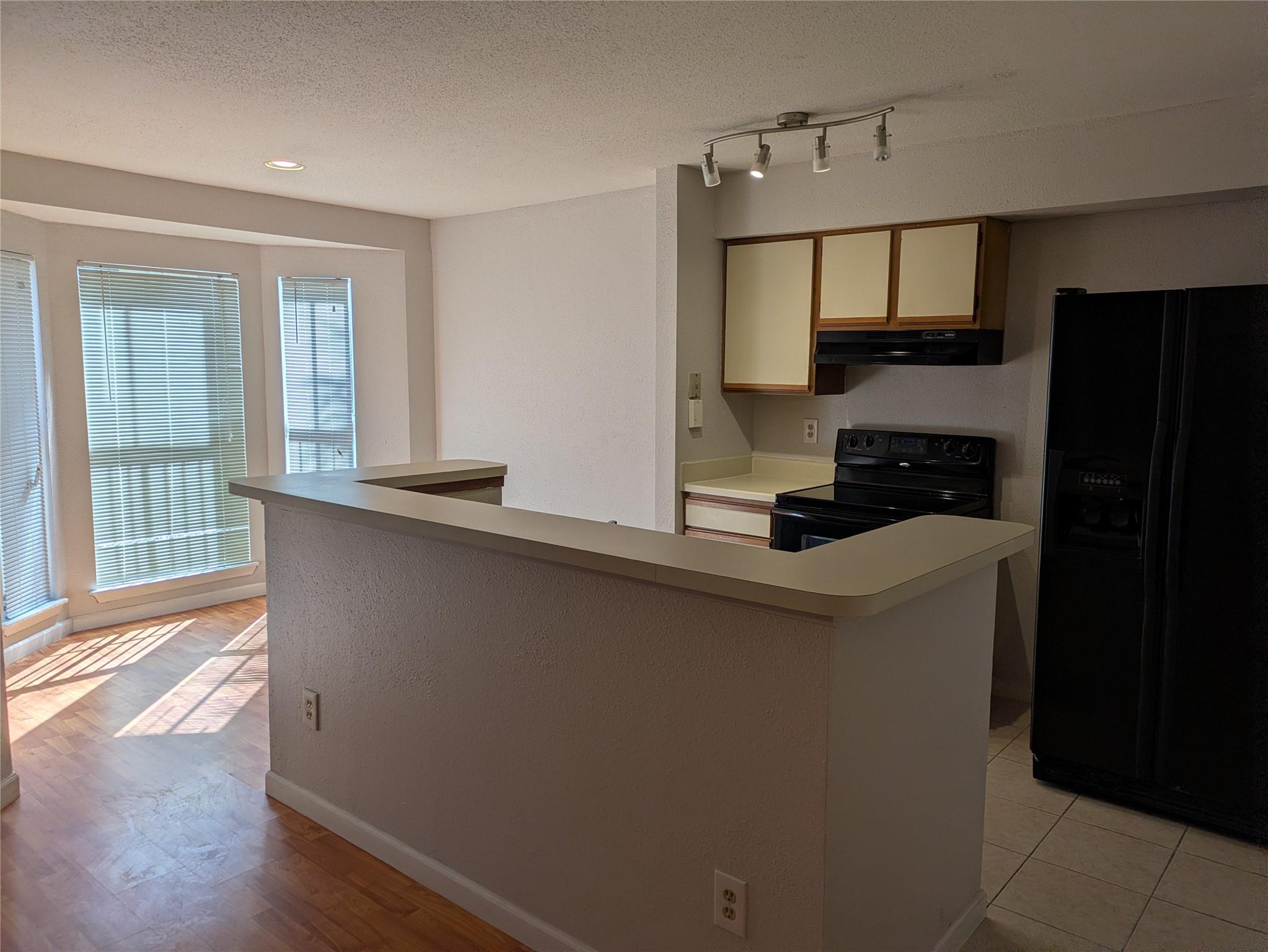 Savannah At Riverside Con - Residential Lease