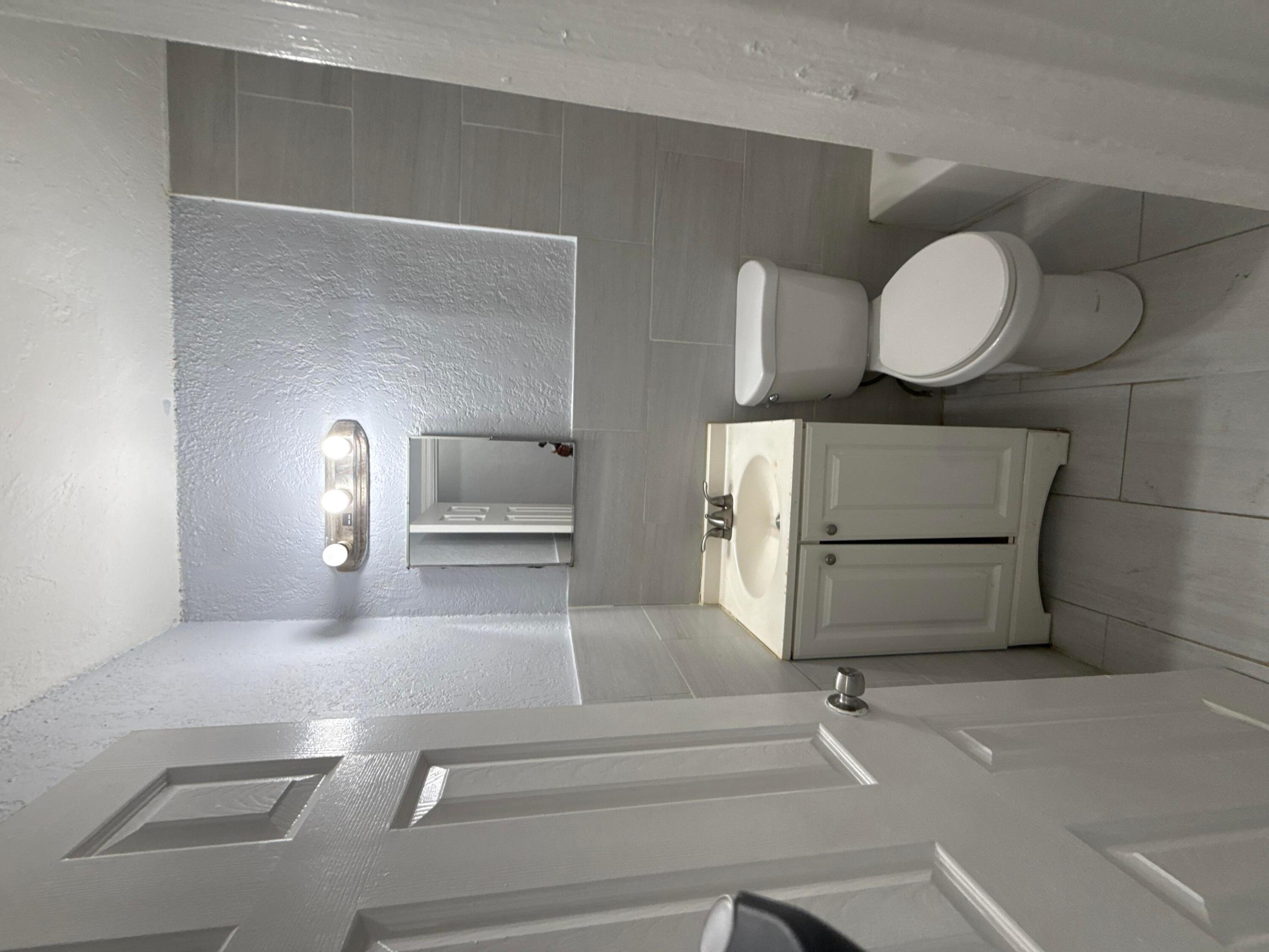 COLLEGE TRACT - Residential Lease