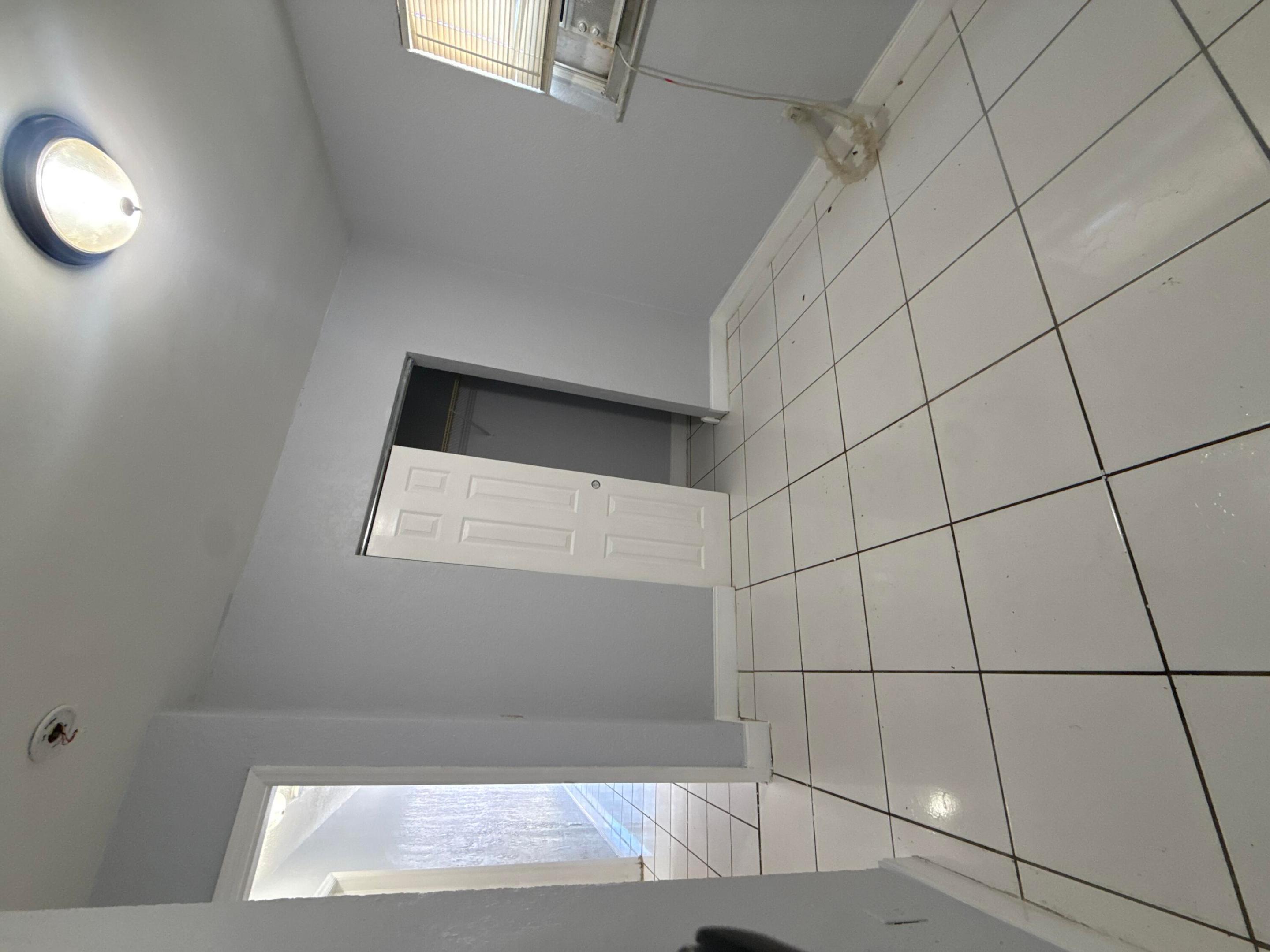 COLLEGE TRACT - Residential Lease