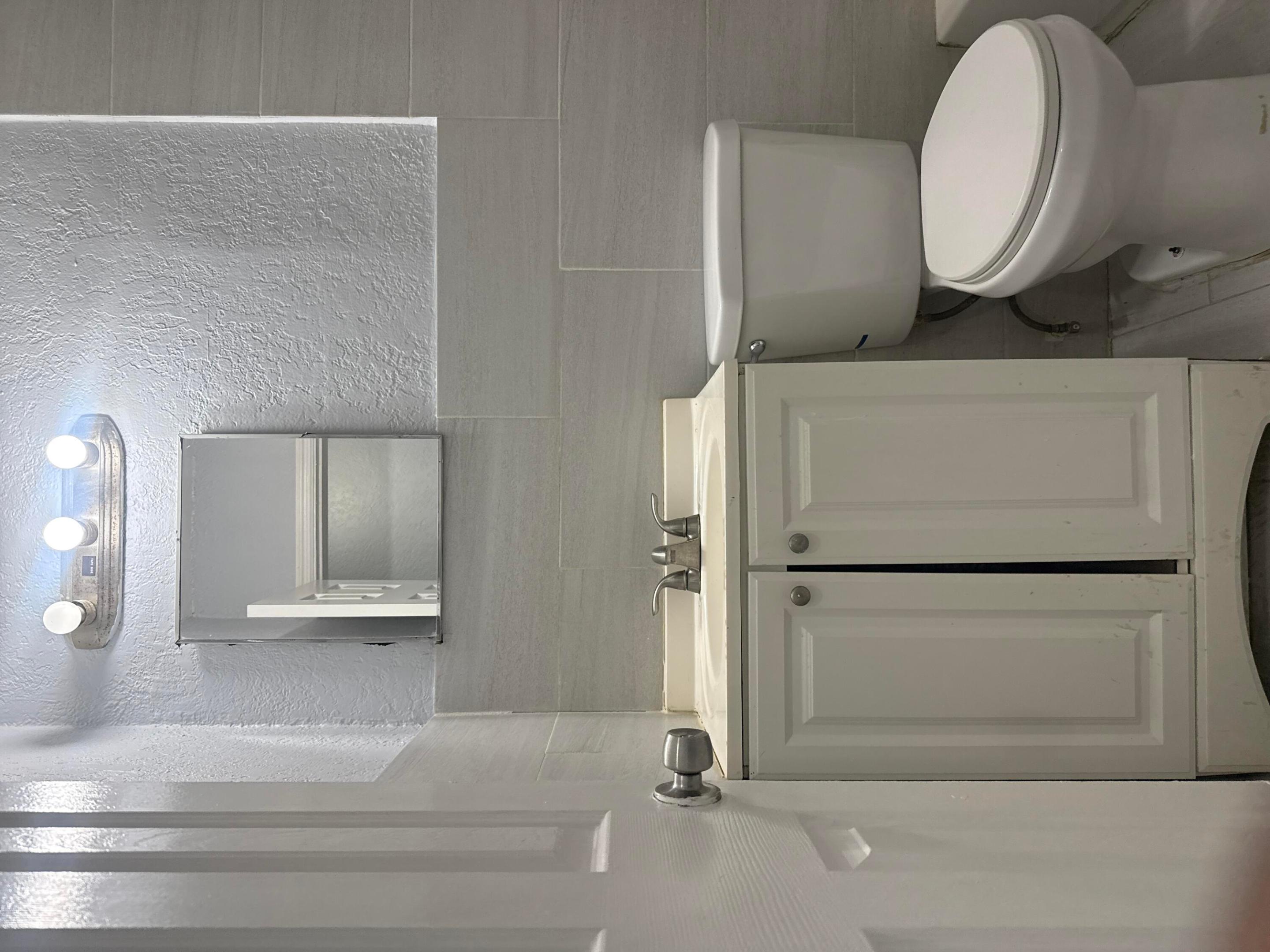 COLLEGE TRACT - Residential Lease