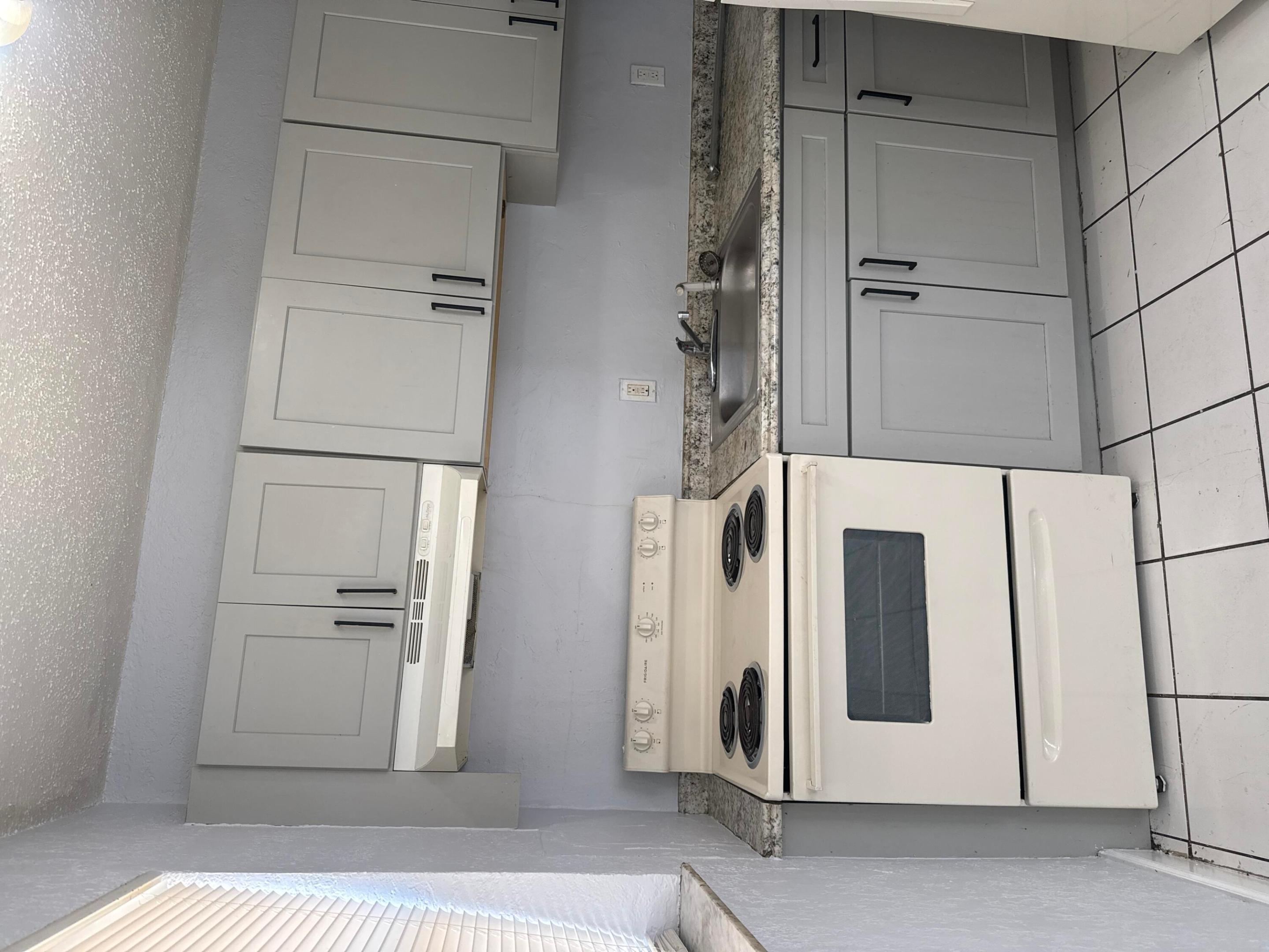 COLLEGE TRACT - Residential Lease