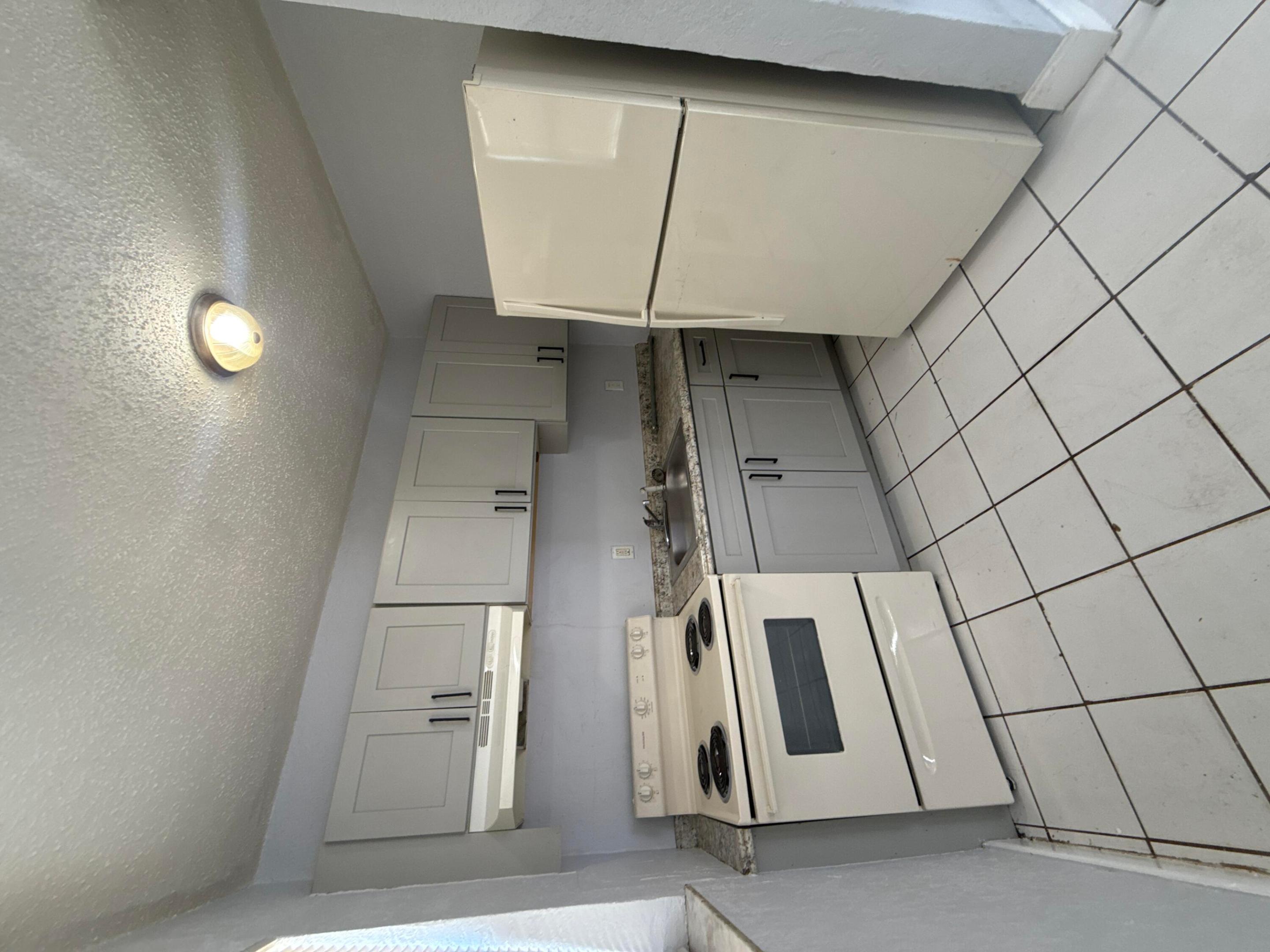 COLLEGE TRACT - Residential Lease