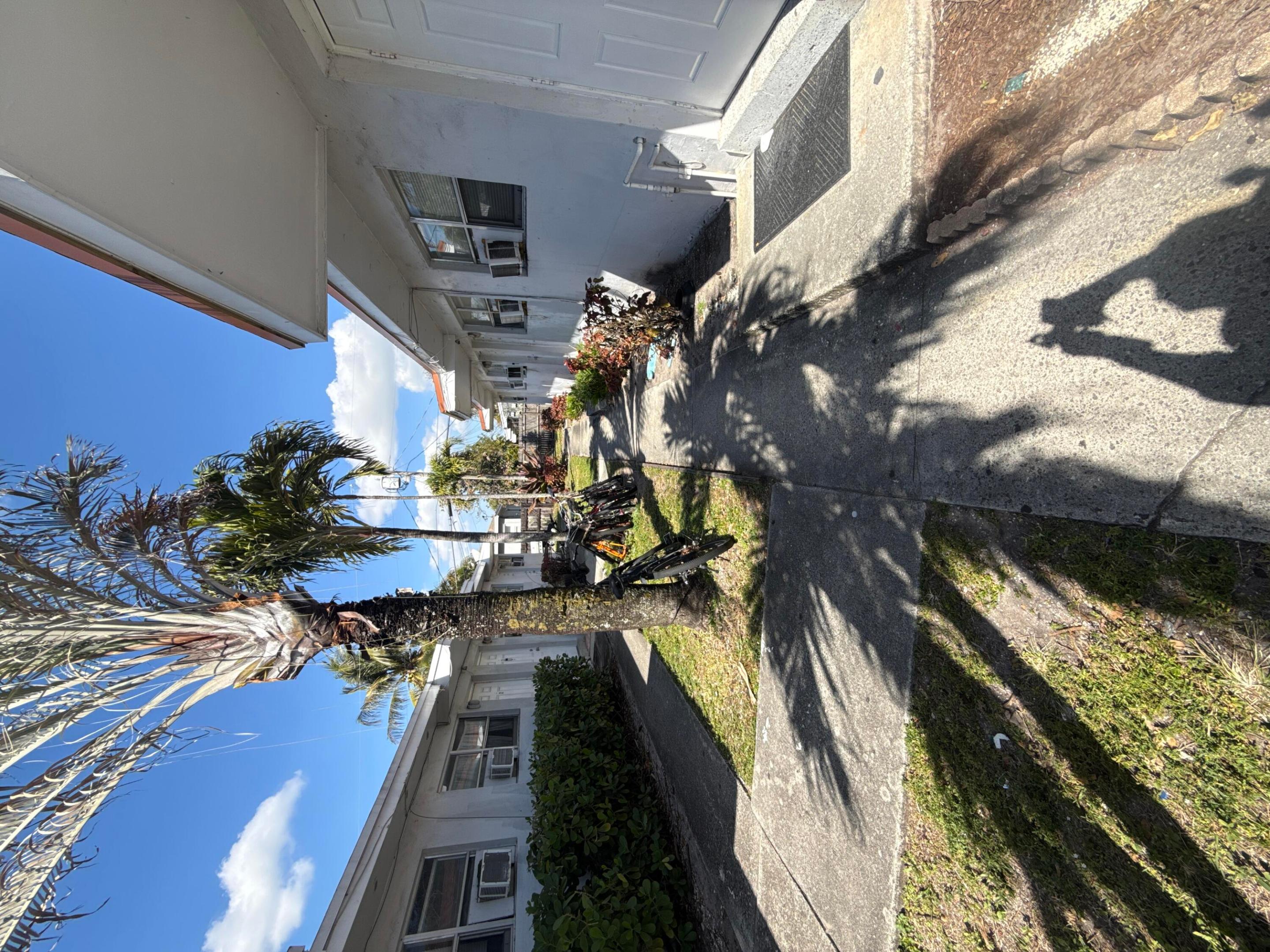 COLLEGE TRACT - Residential Lease