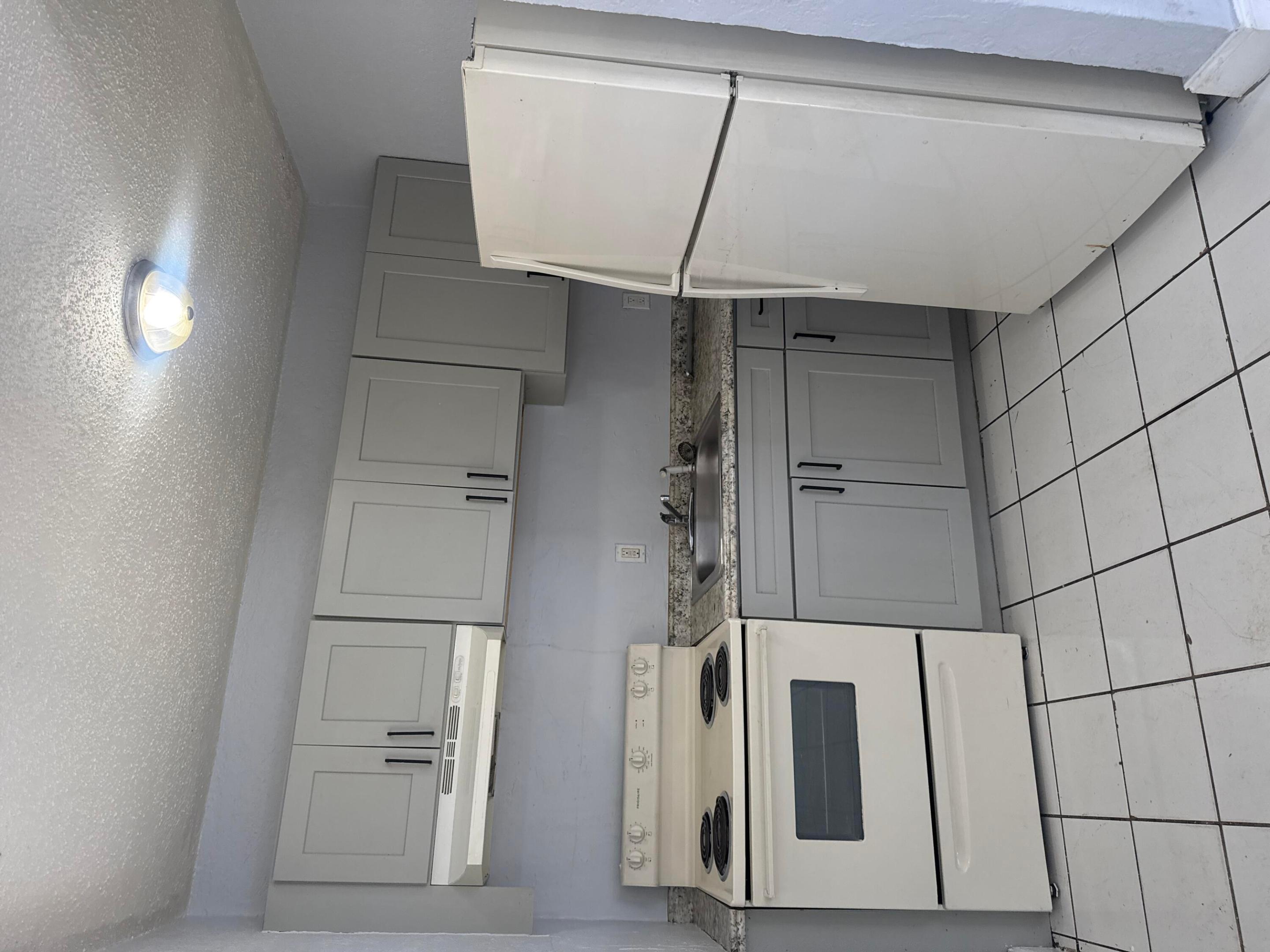 COLLEGE TRACT - Residential Lease