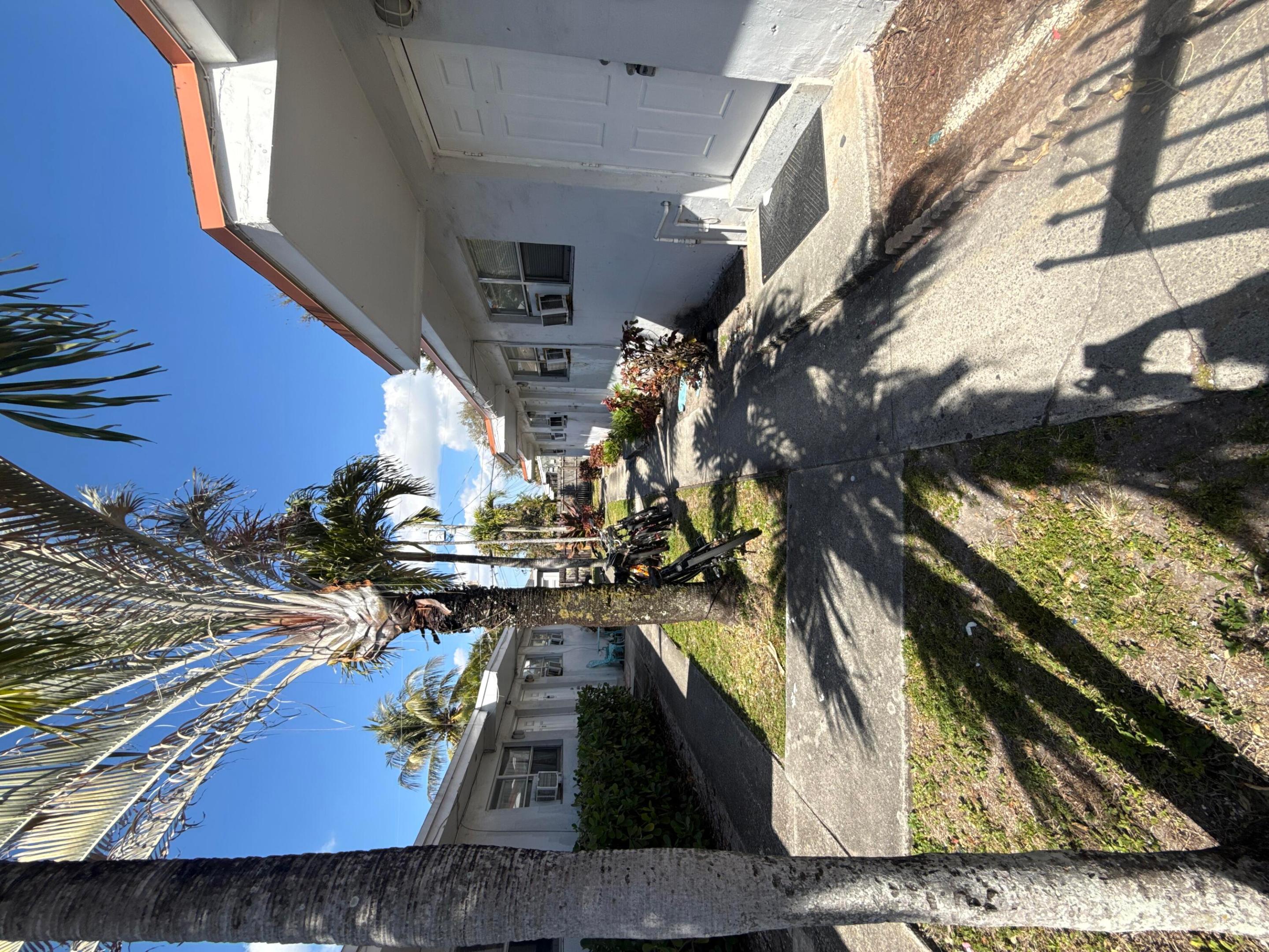 COLLEGE TRACT - Residential Lease