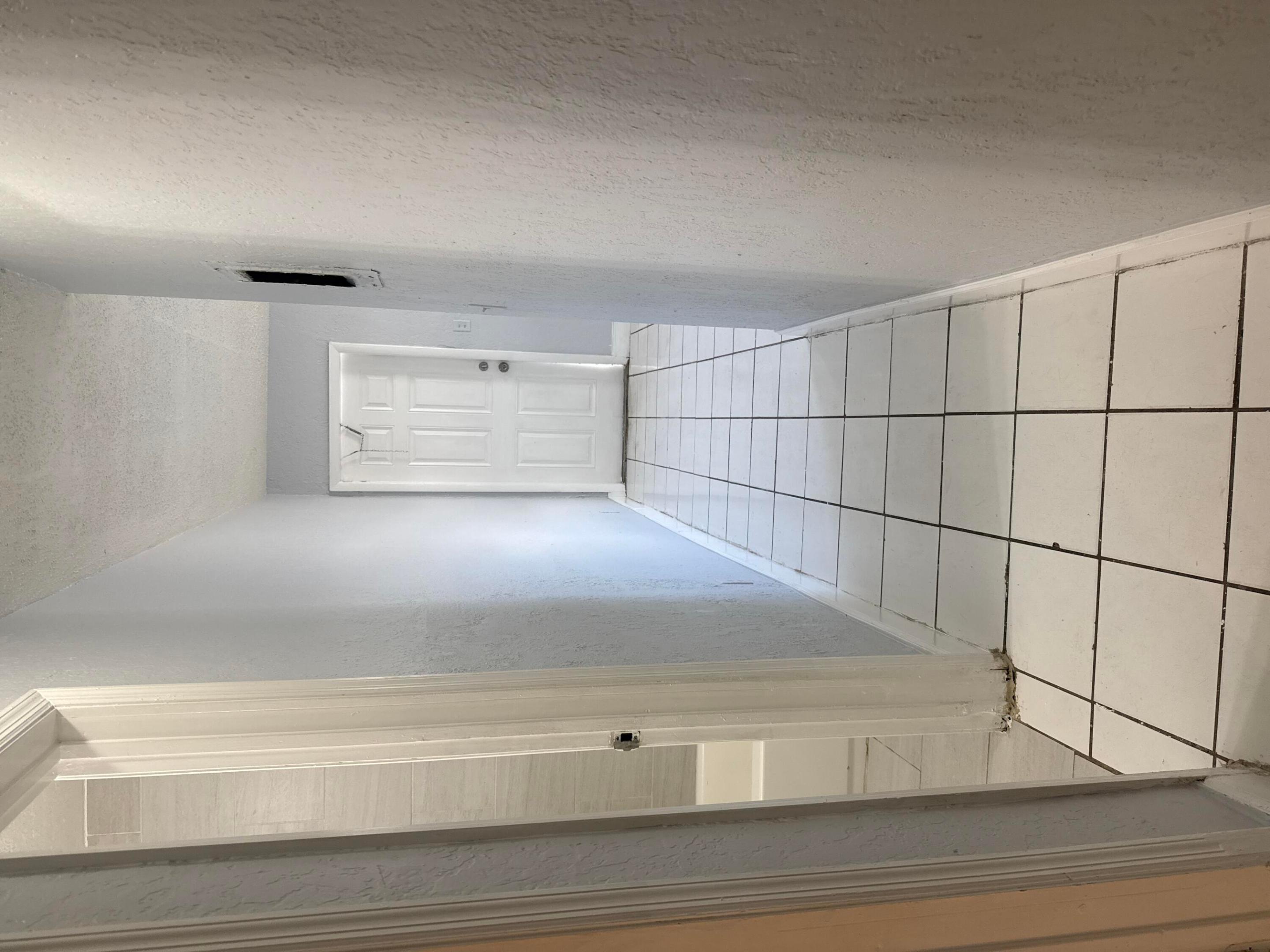 COLLEGE TRACT - Residential Lease