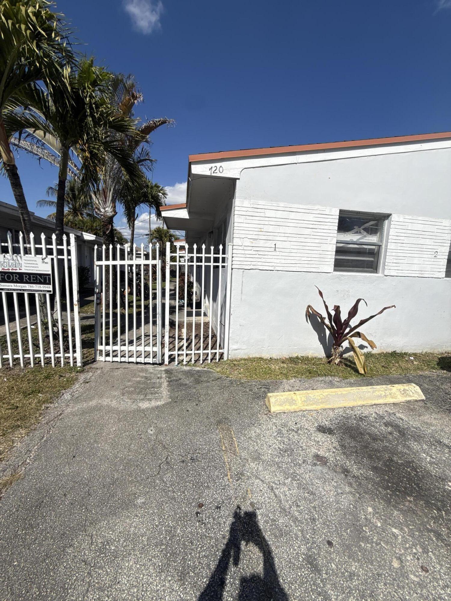 COLLEGE TRACT - Residential Lease