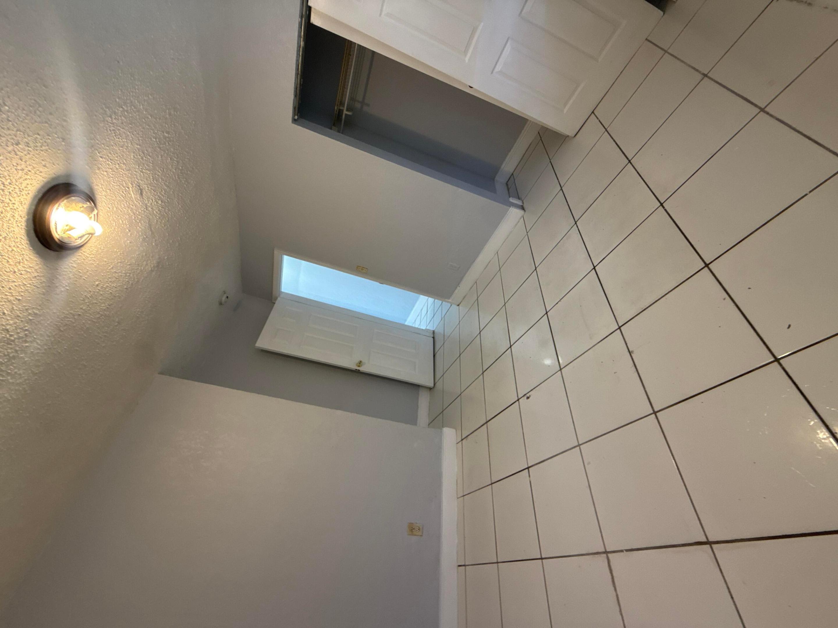 COLLEGE TRACT - Residential Lease
