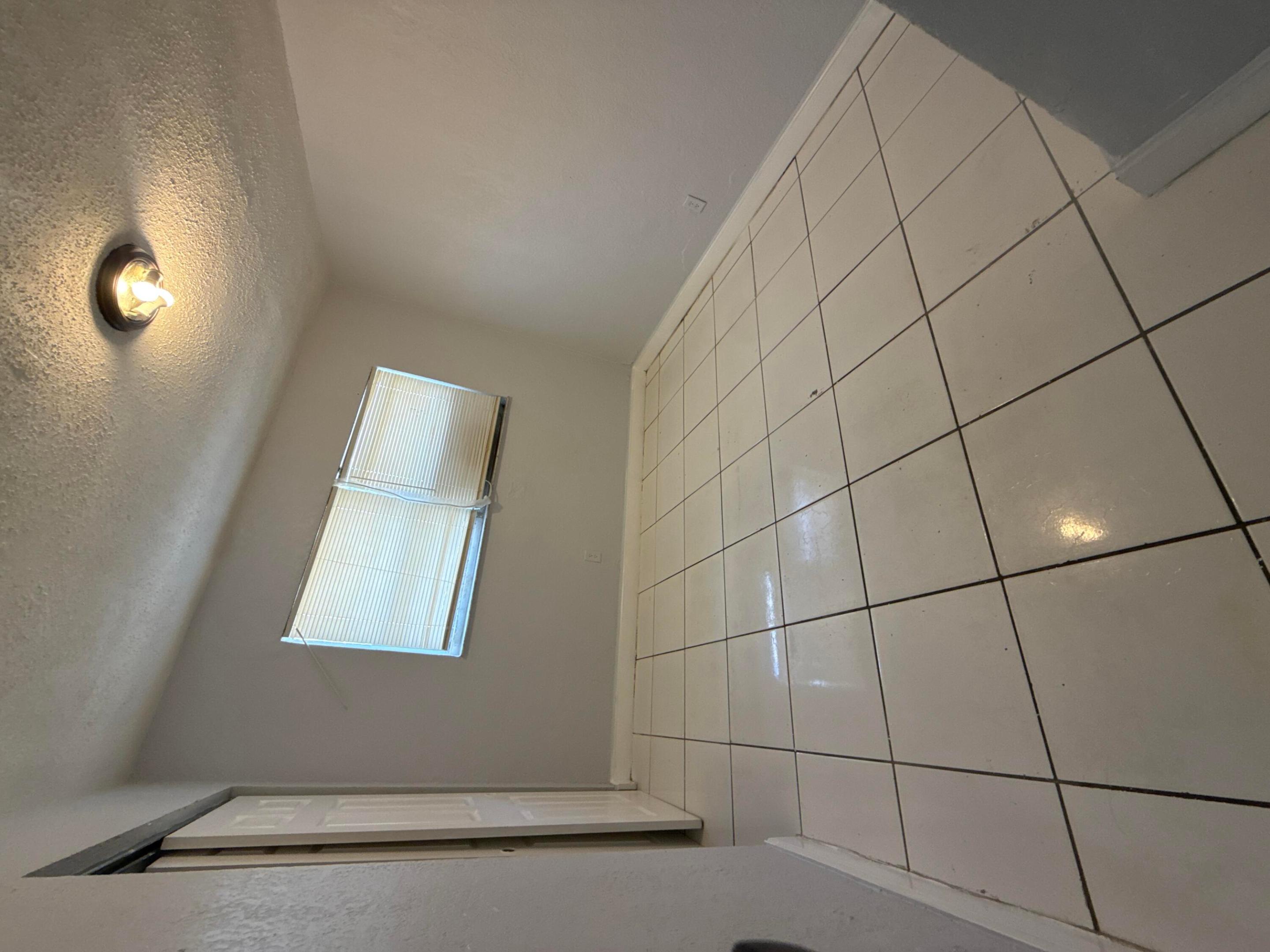 COLLEGE TRACT - Residential Lease
