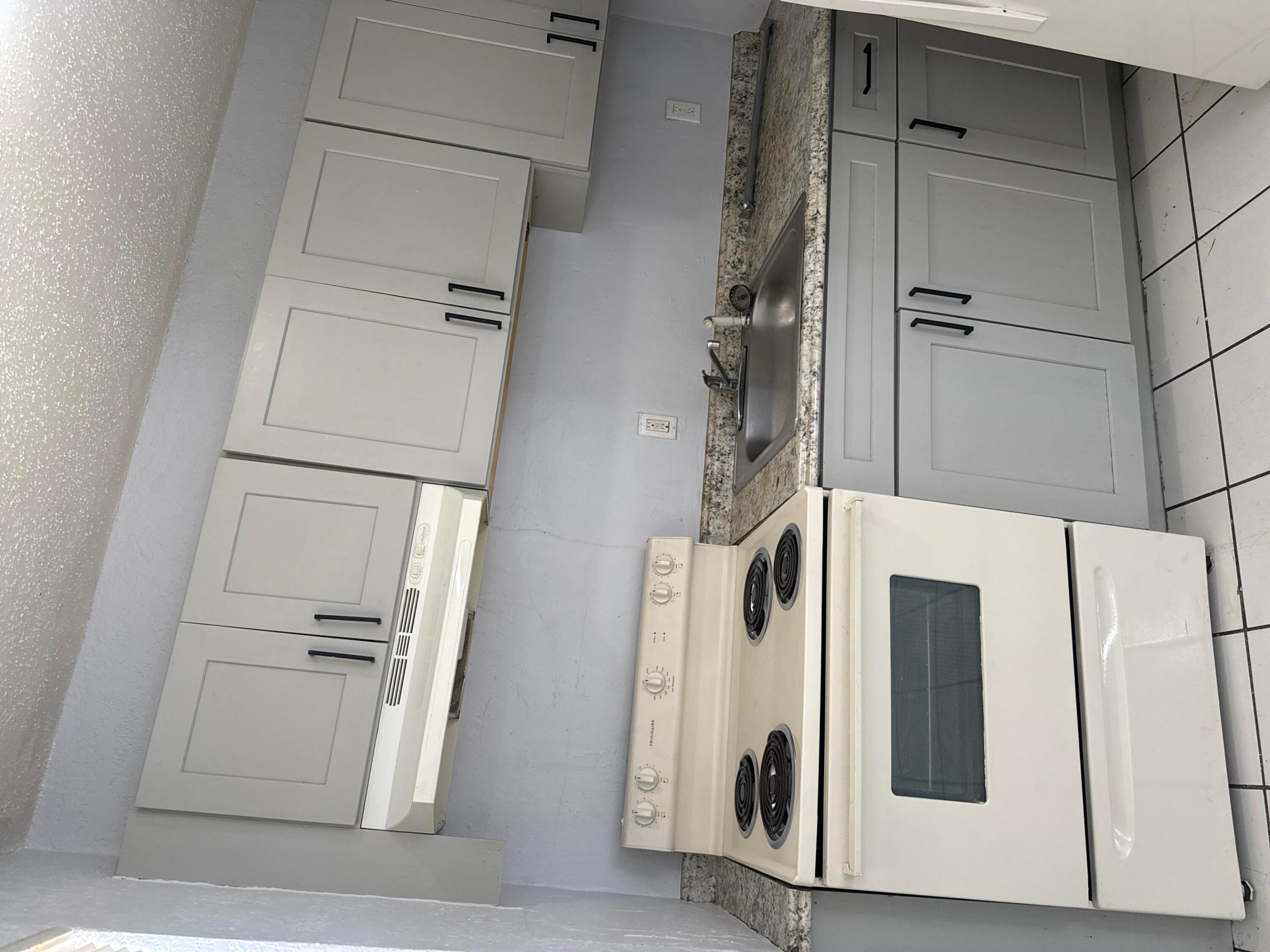 COLLEGE TRACT - Residential Lease