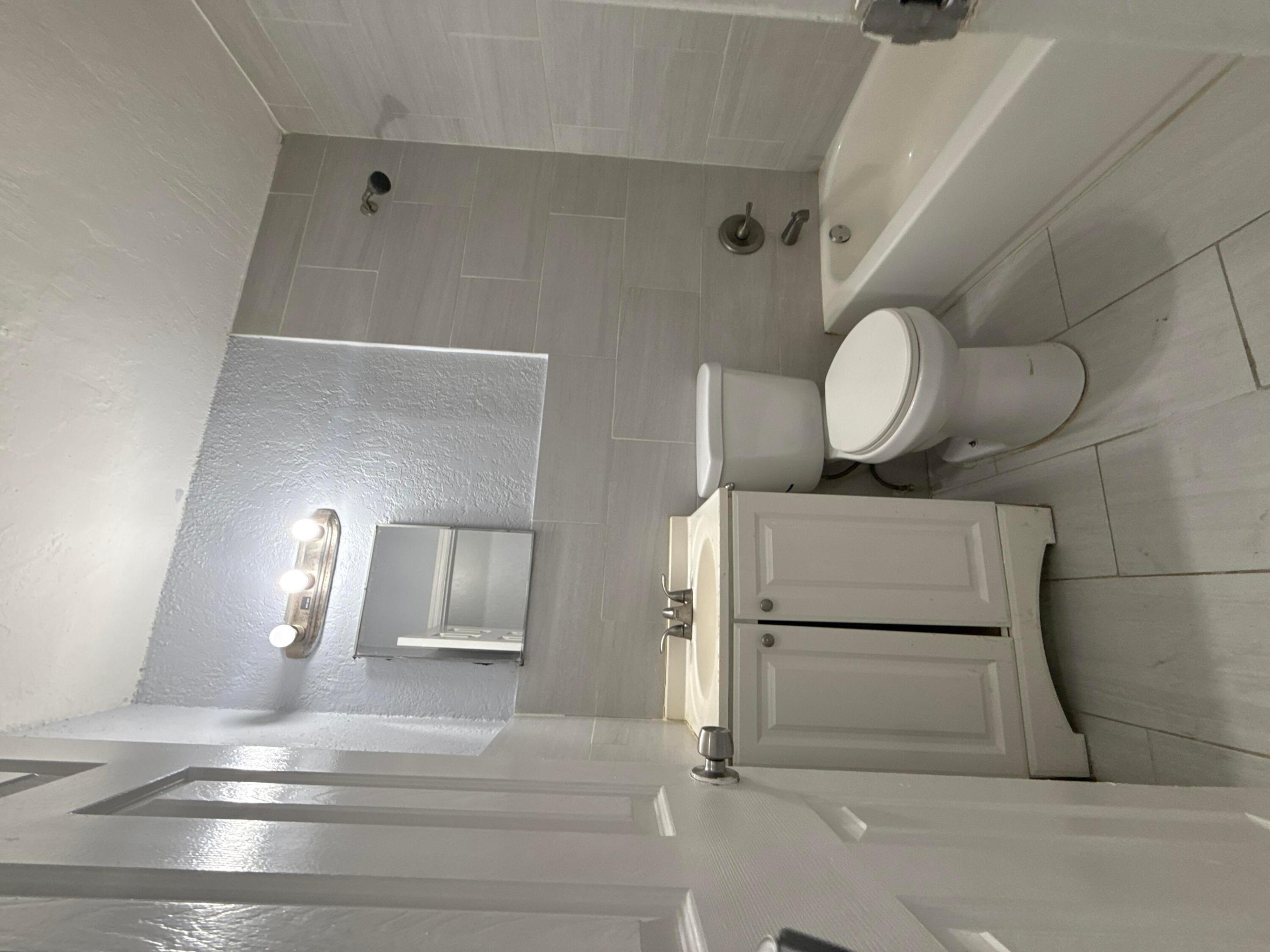 COLLEGE TRACT - Residential Lease