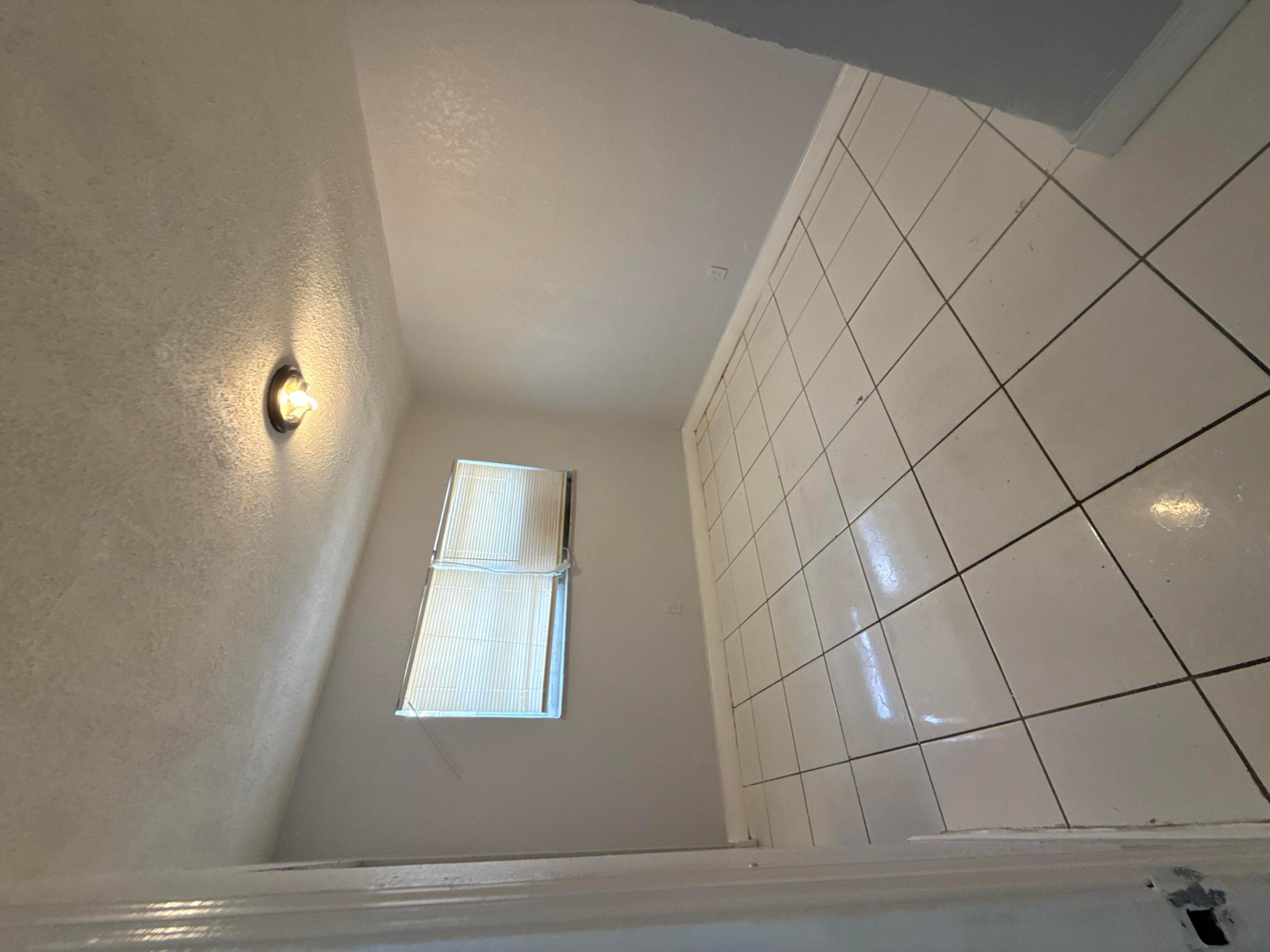 COLLEGE TRACT - Residential Lease