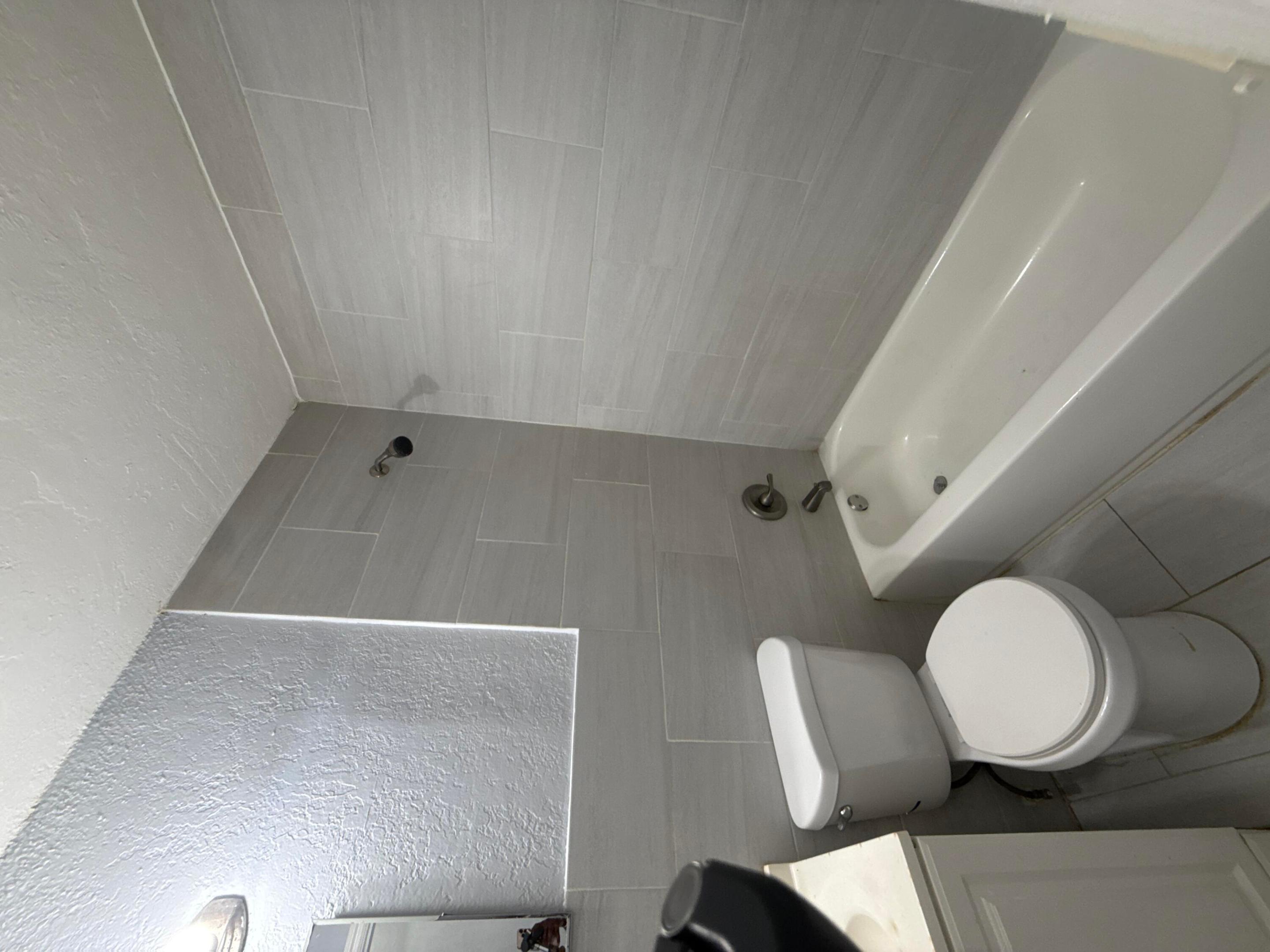 COLLEGE TRACT - Residential Lease
