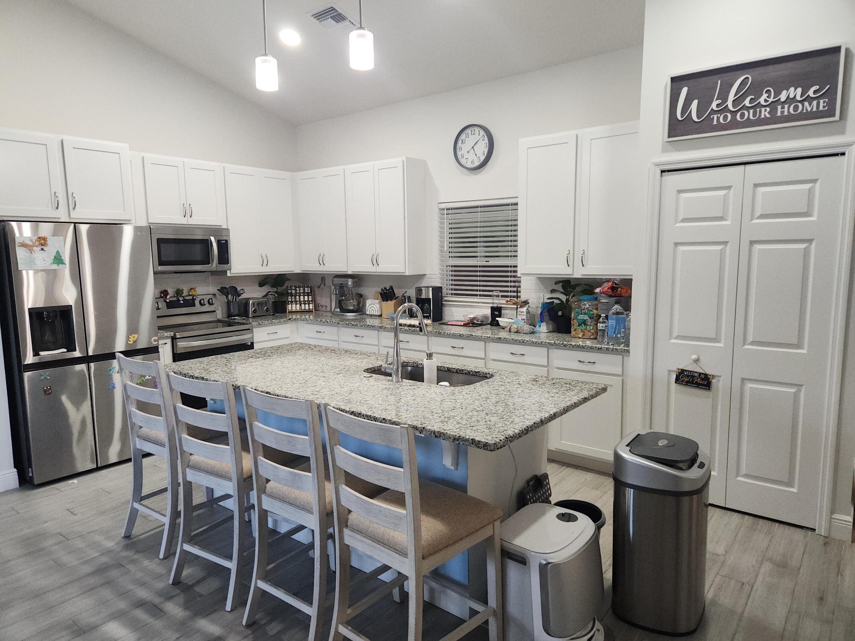 478 SW Copperfield Avenue