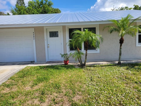 Photo of 4497 SE ROARING BROOK Way, Stuart, FL 34997 (MLS # B26076743)