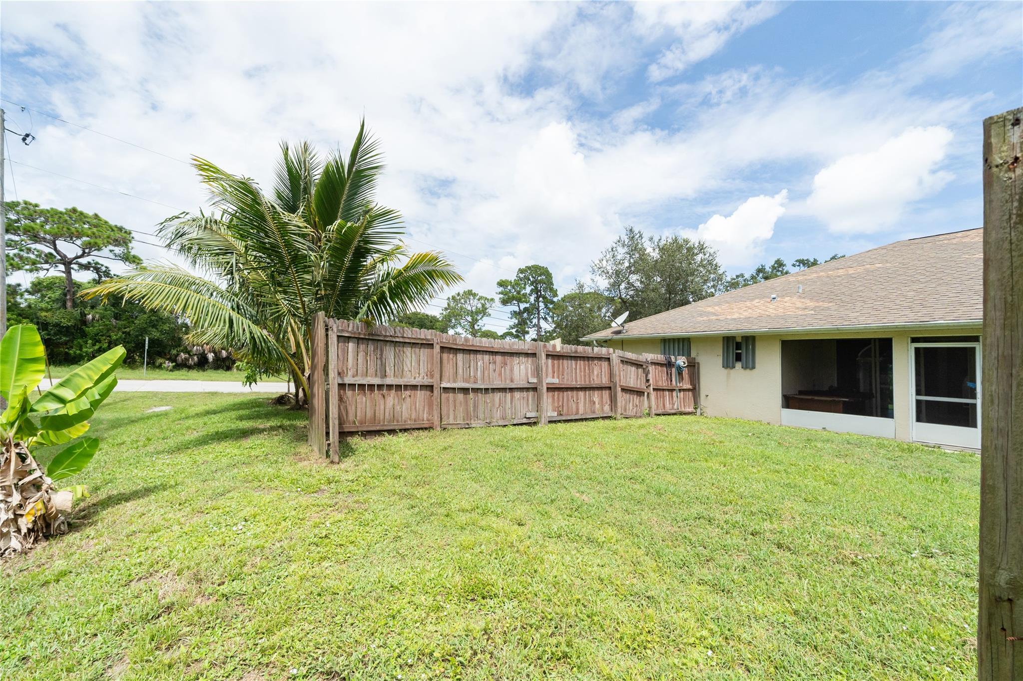 7205 Hibiscus Road