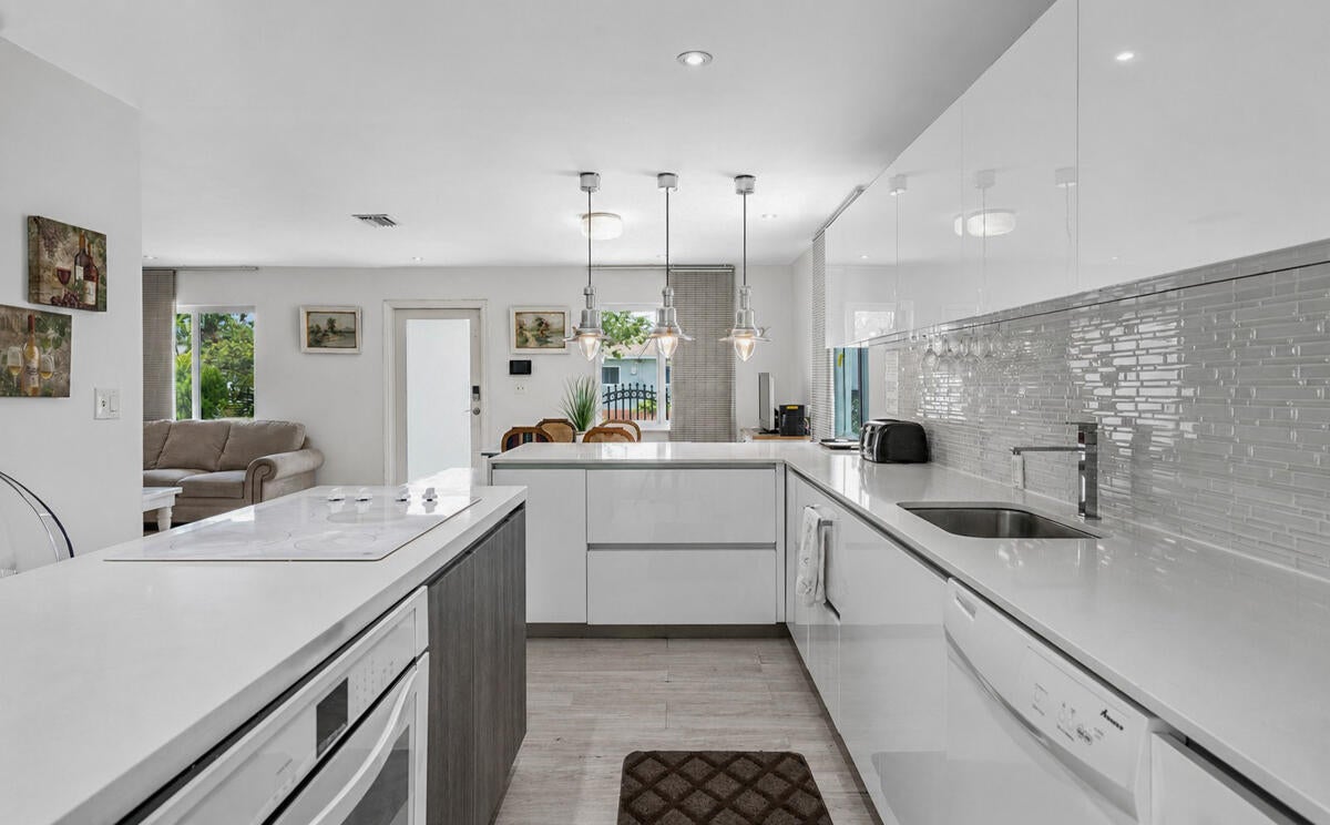 100 NW 40th Street