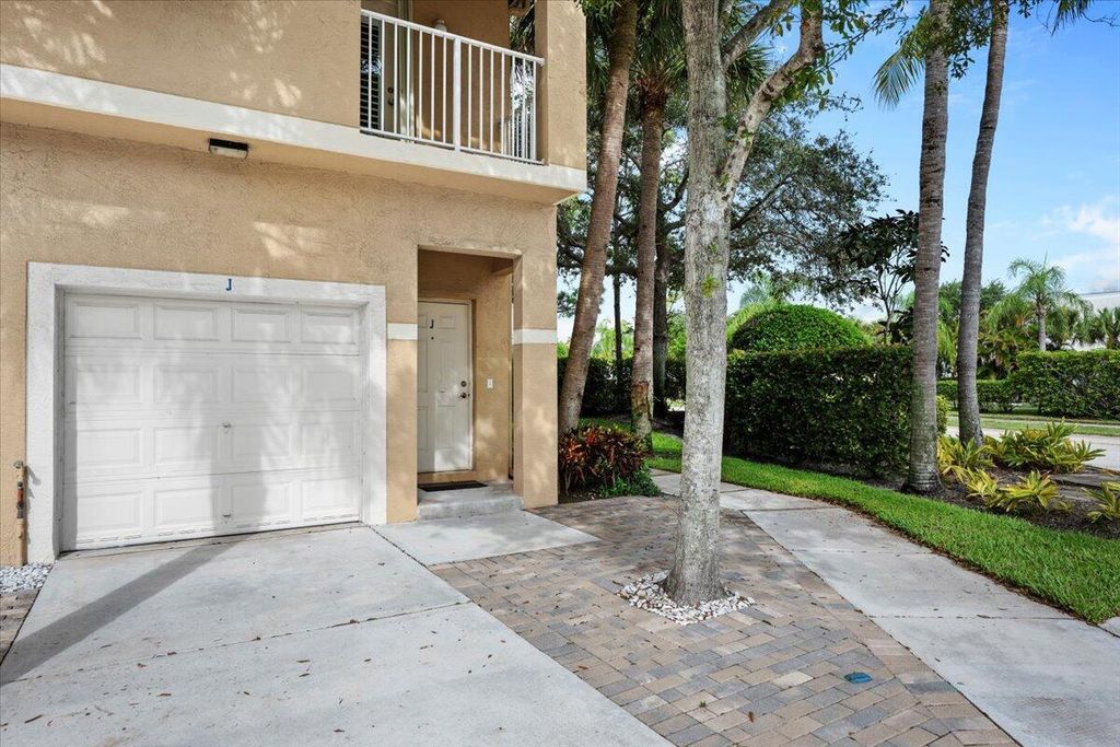 Photo of 152 Village Boulevard #J, Tequesta, FL 33469 (MLS # R11127720)