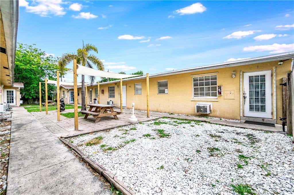 Photo of 312 SW 14th St, Fort Lauderdale, FL 33315 (MLS # F10298702)