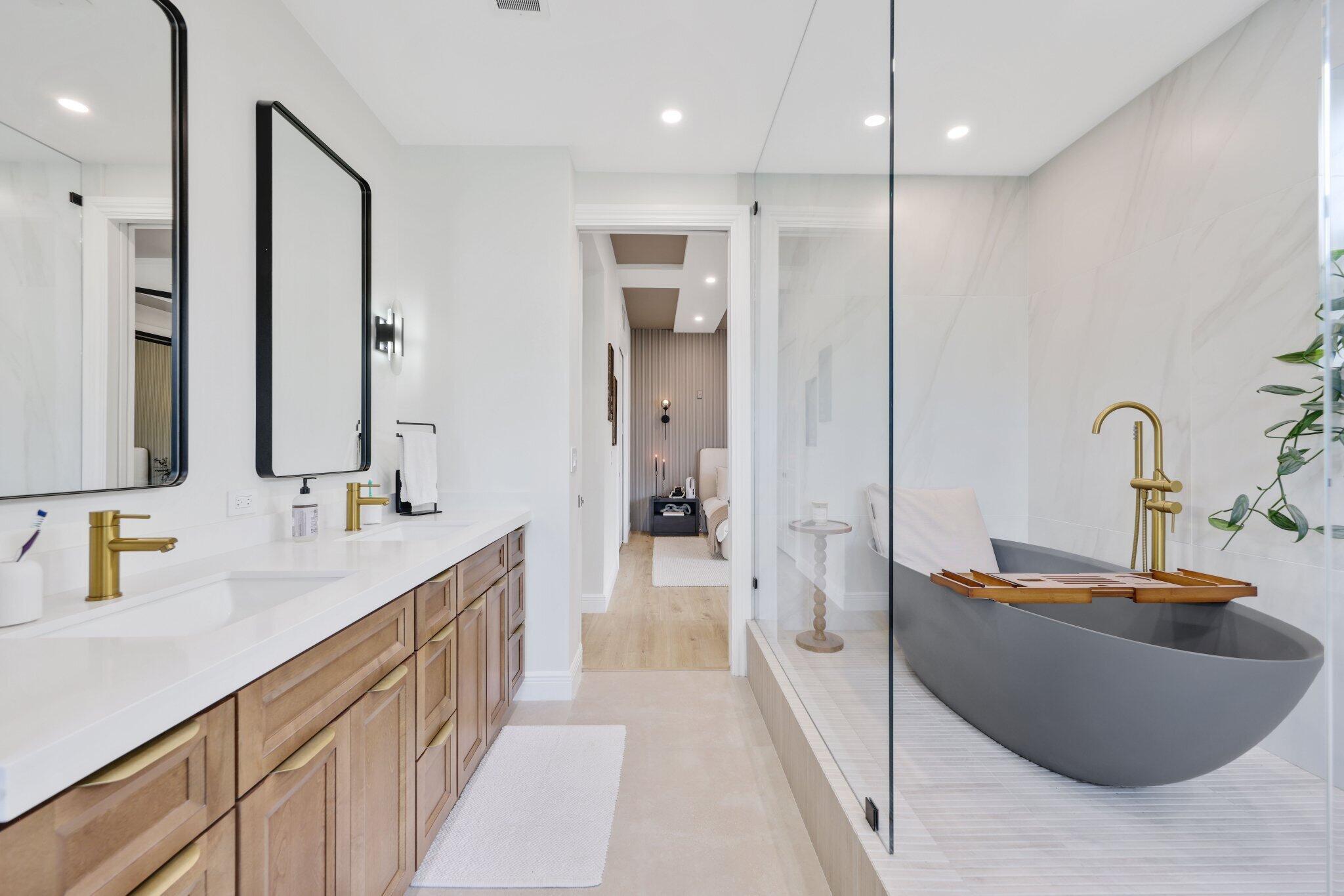 CITY WALK AT PINEAPPLE GR - Residential Lease