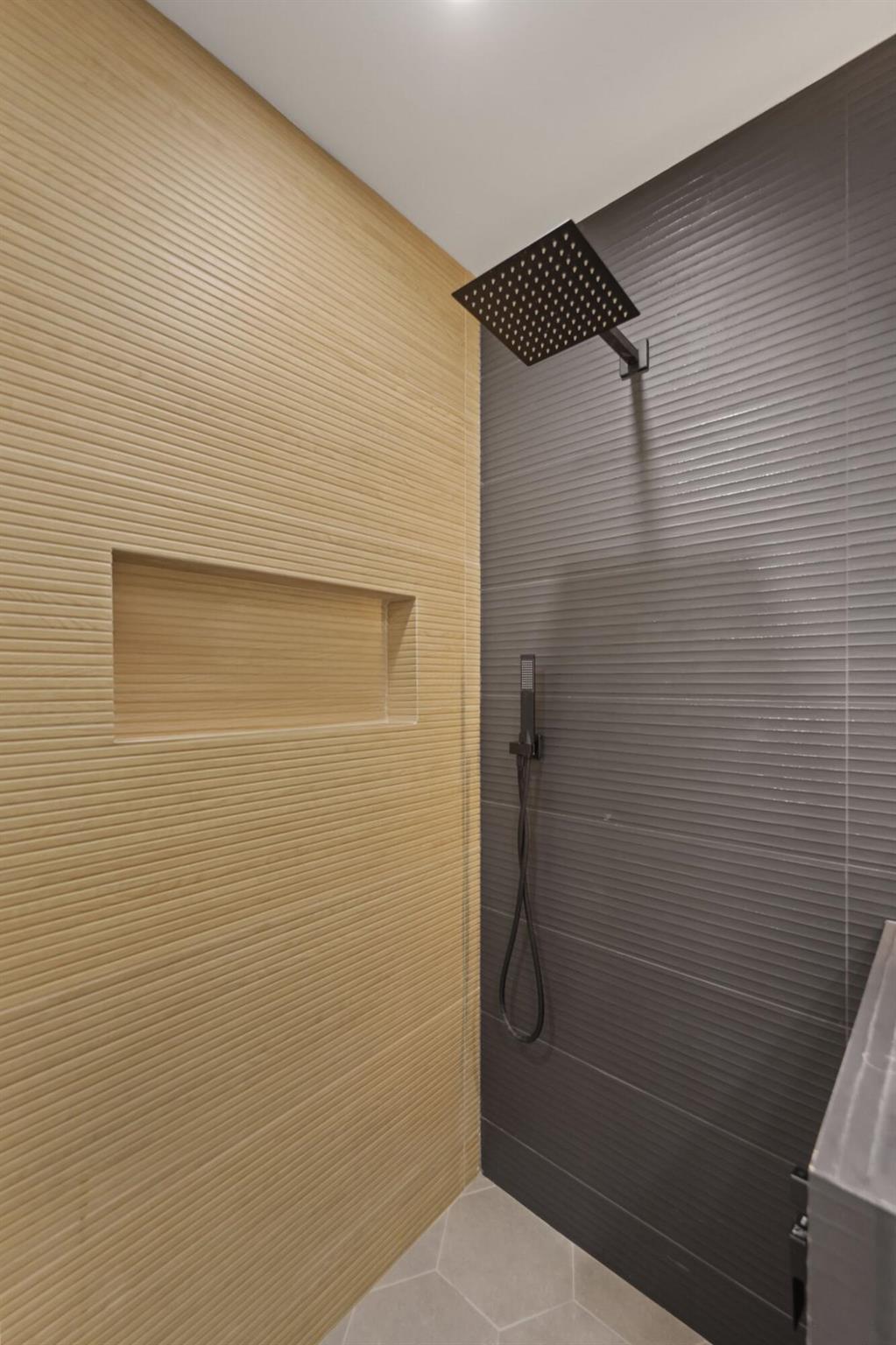 CITY WALK AT PINEAPPLE GR - Residential Lease