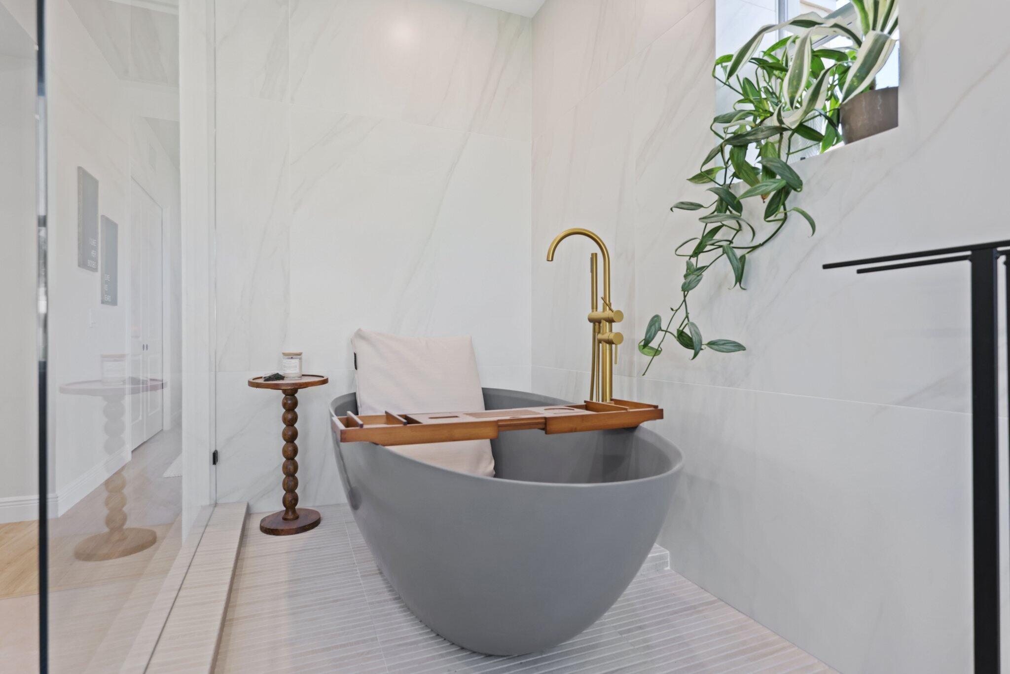 CITY WALK AT PINEAPPLE GR - Residential Lease