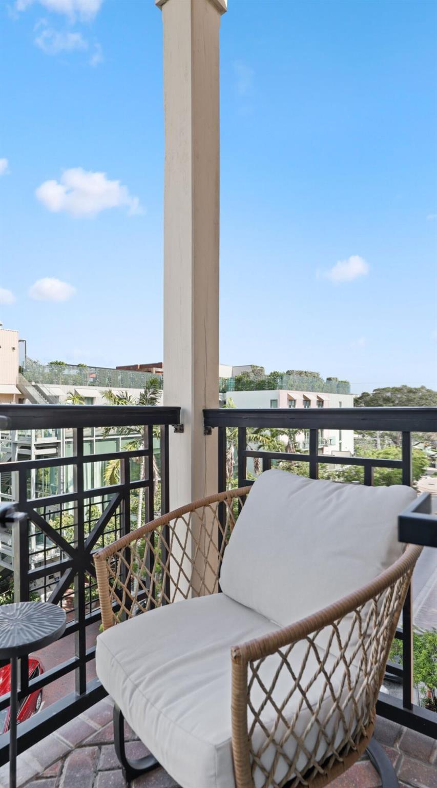 CITY WALK AT PINEAPPLE GR - Residential Lease