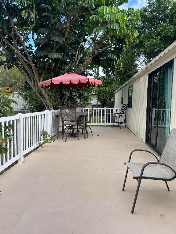 DEERFIELD LAKE - Residential