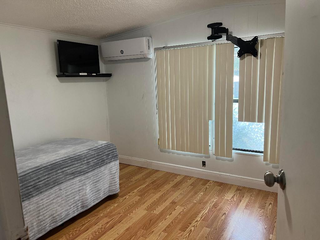 DEERFIELD LAKE - Residential