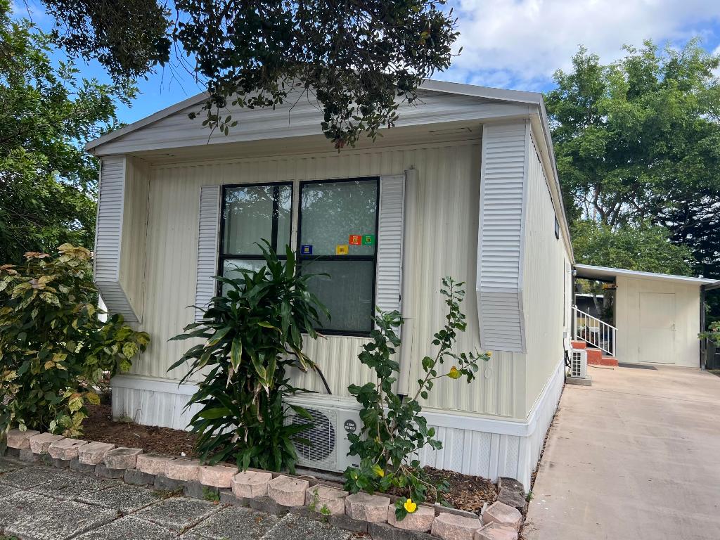 DEERFIELD LAKE - Residential