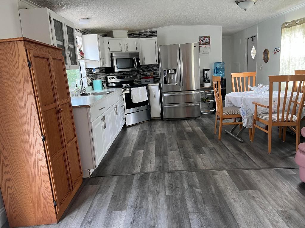 DEERFIELD LAKE - Residential