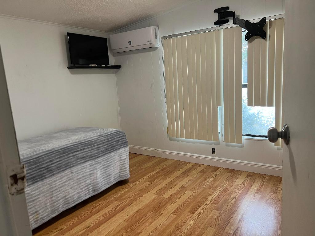 DEERFIELD LAKE - Residential