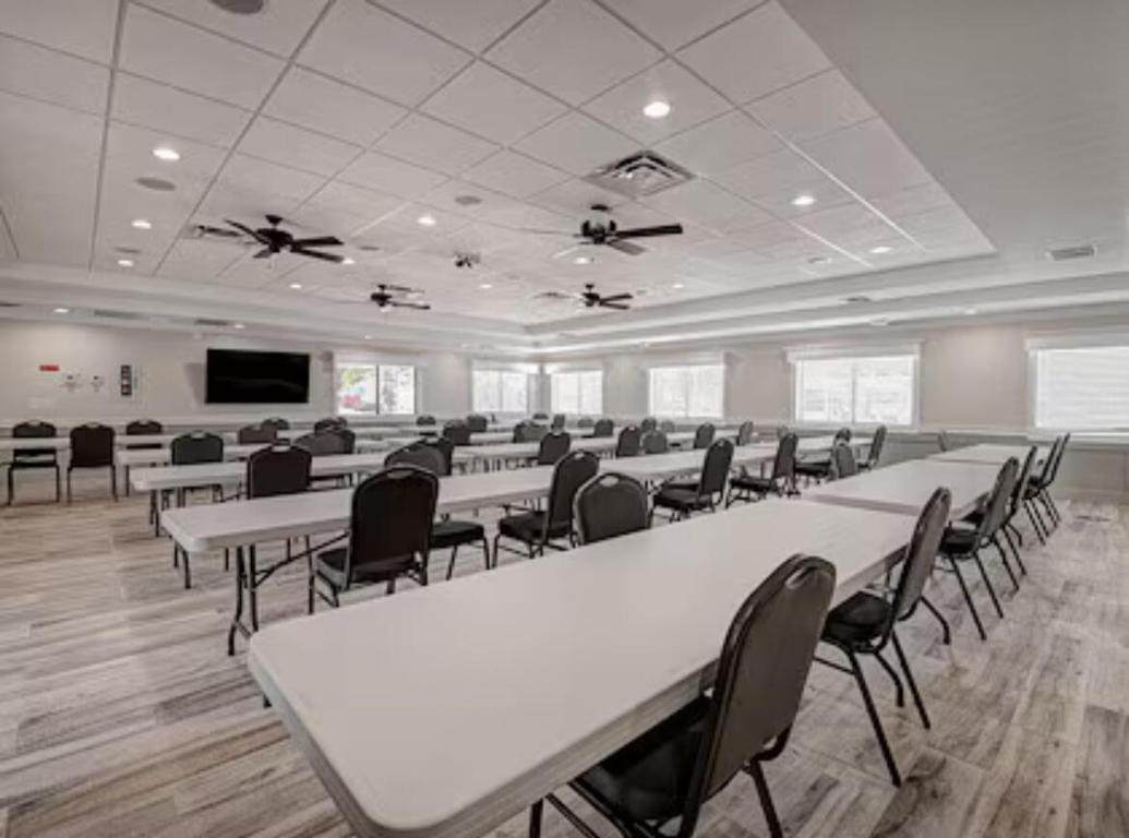 DEERFIELD LAKE - Residential