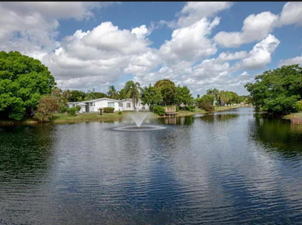 DEERFIELD LAKE - Residential