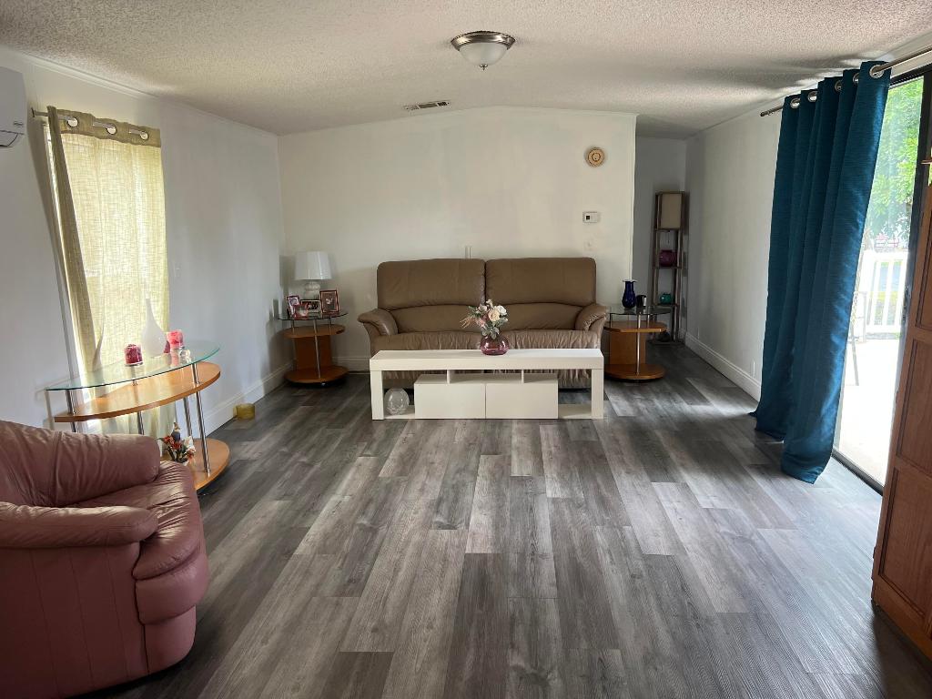 DEERFIELD LAKE - Residential