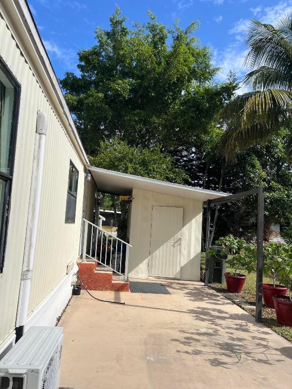 DEERFIELD LAKE - Residential