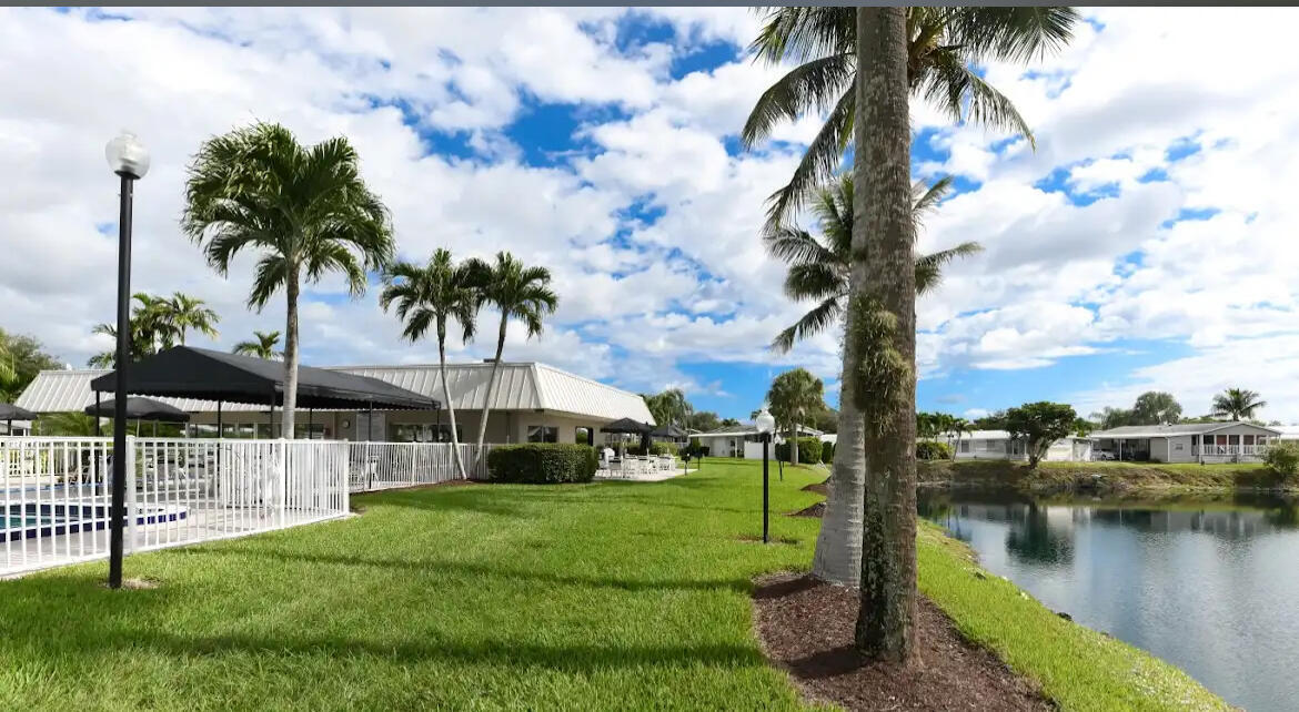 DEERFIELD LAKE - Residential