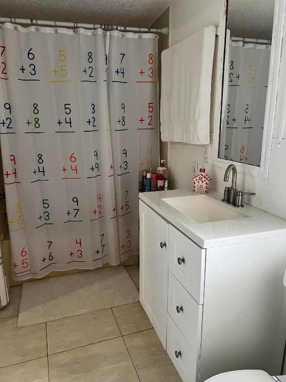 DEERFIELD LAKE - Residential